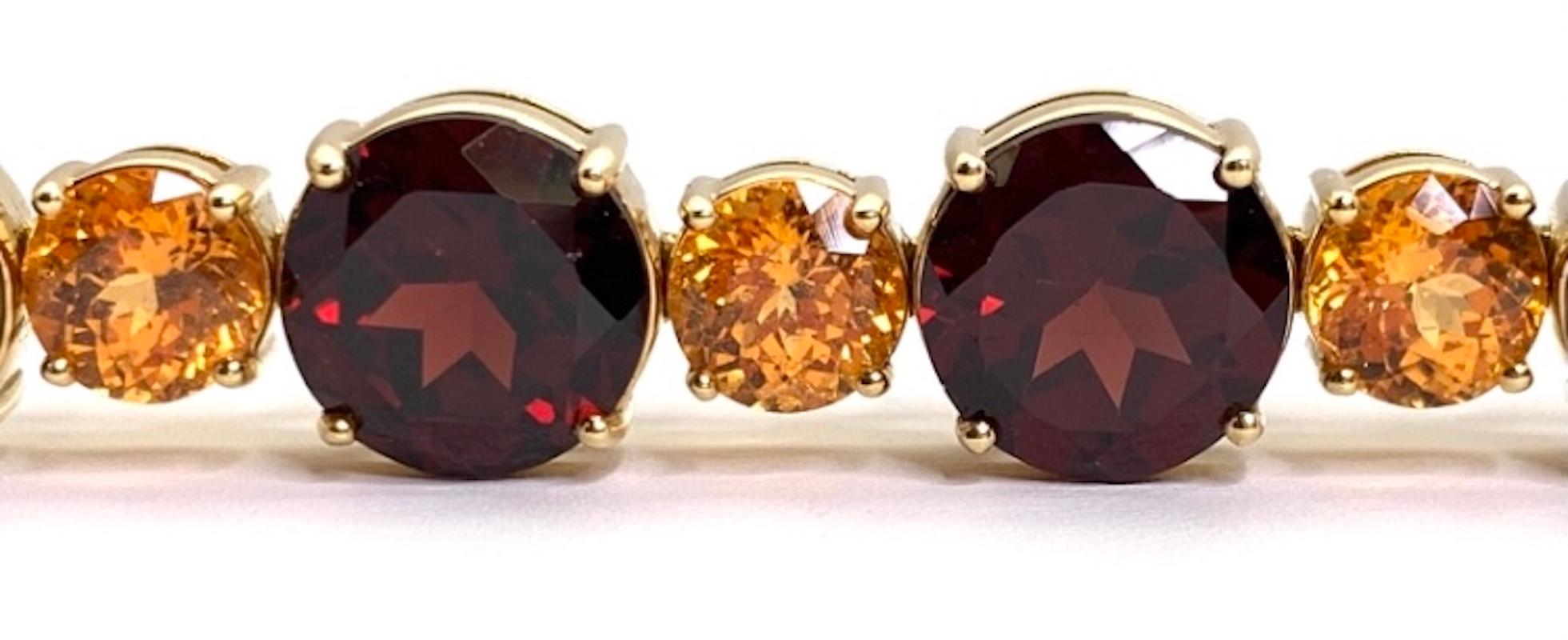 Tennisarmband aus Spessartin und rotem Granat, insgesamt 54,87 Karat in Gelbgold für Damen oder Herren im Angebot