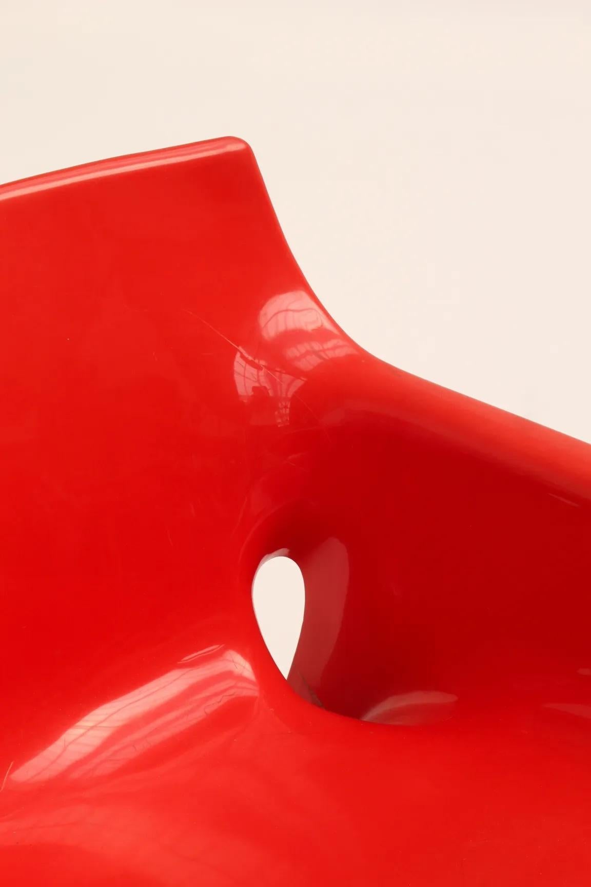 Chaises Gaudi rouges de Vico Magistretti pour Artemide, 1970, ensemble de 4 en vente 3