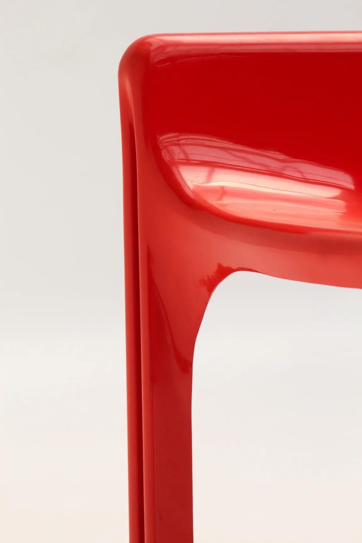 Chaises Gaudi rouges de Vico Magistretti pour Artemide, 1970, ensemble de 4 en vente 5
