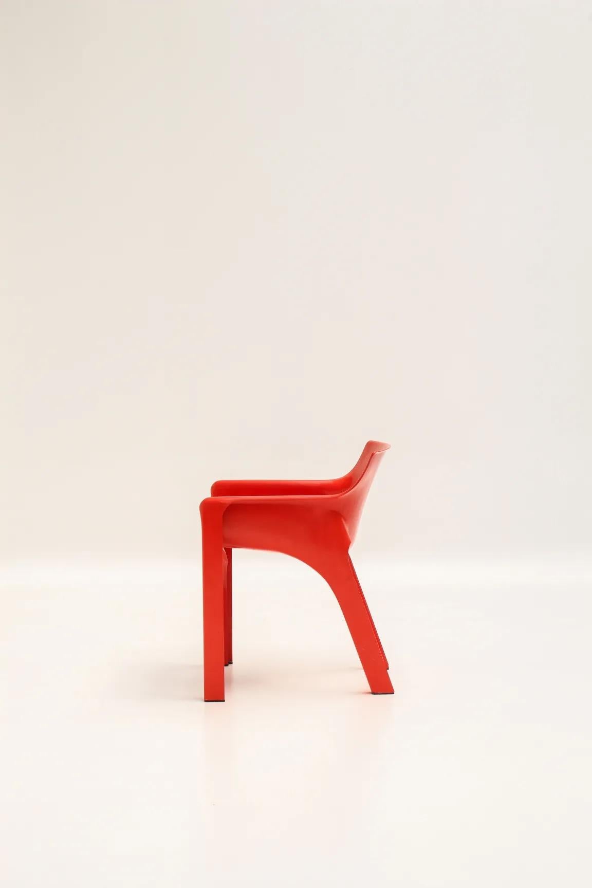 Chaises Gaudi rouges de Vico Magistretti pour Artemide, 1970, ensemble de 4 en vente 1
