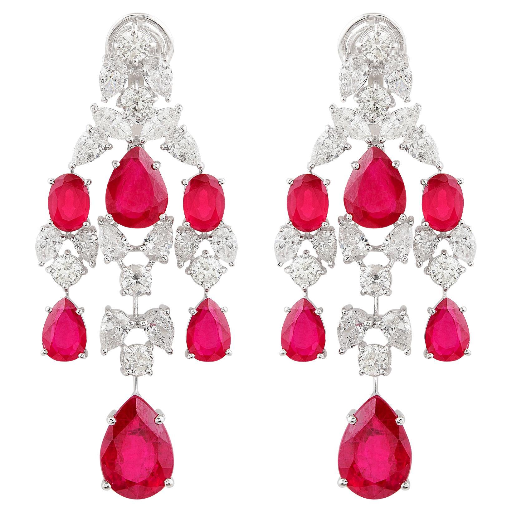 Orecchini a lampadario con diamanti e pietre rosse in oro bianco 14k Gioielli fatti a mano