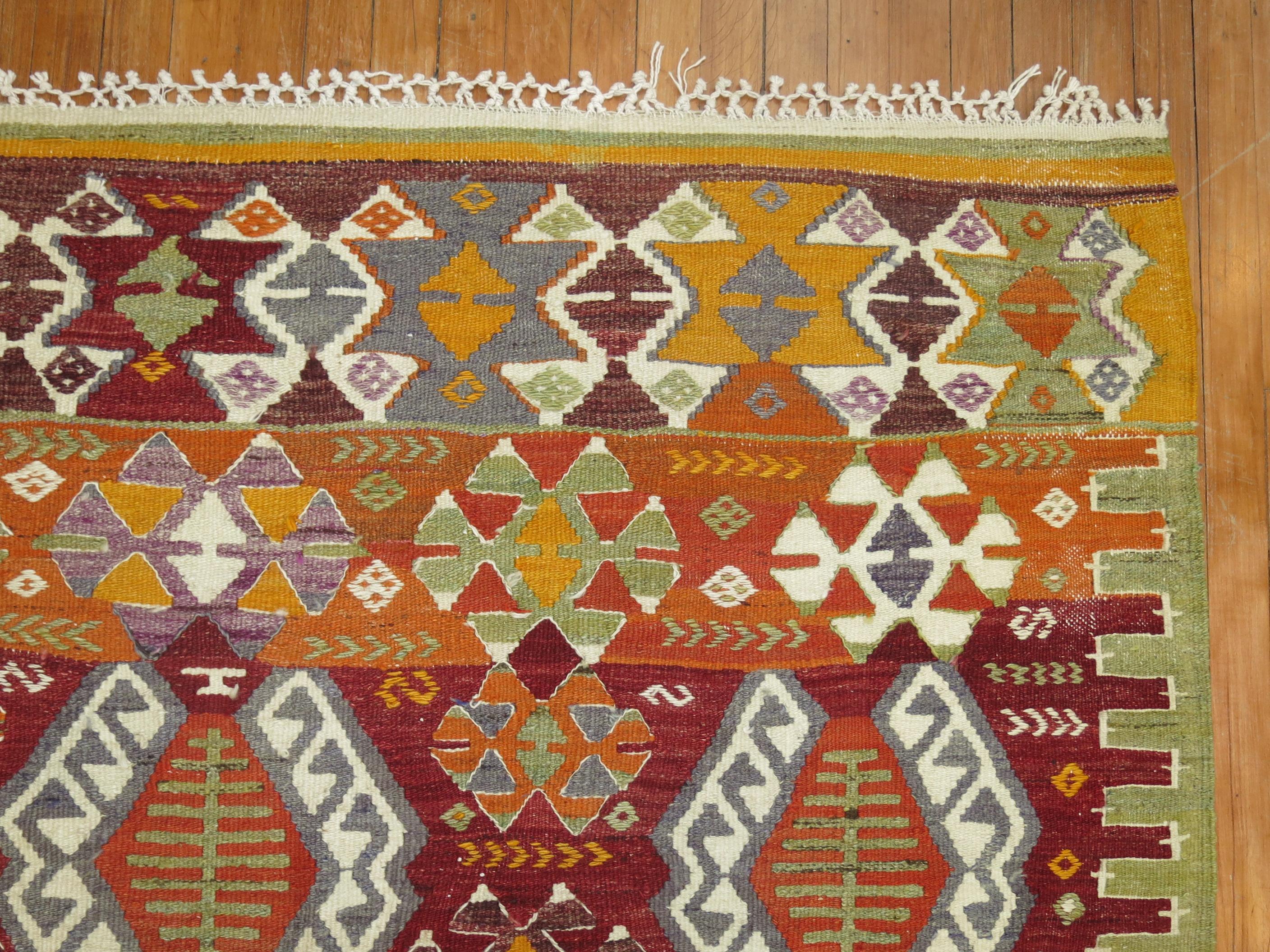 Red Geometric Turkish Kilim In Good Condition For Sale In New York, NY