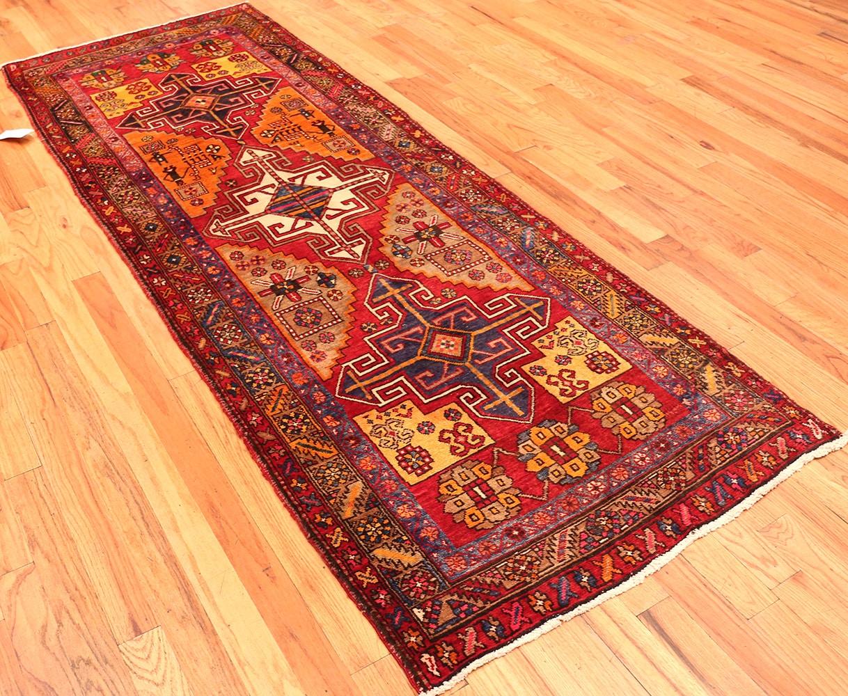 Persischer Heriz-Läufer im Vintage-Stil. 3 ft 7 in x 9 ft 6 in im Angebot 1
