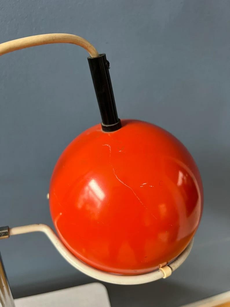 Lampe de bureau rouge Eyeball de l'ère spatiale GEPO en vente 3