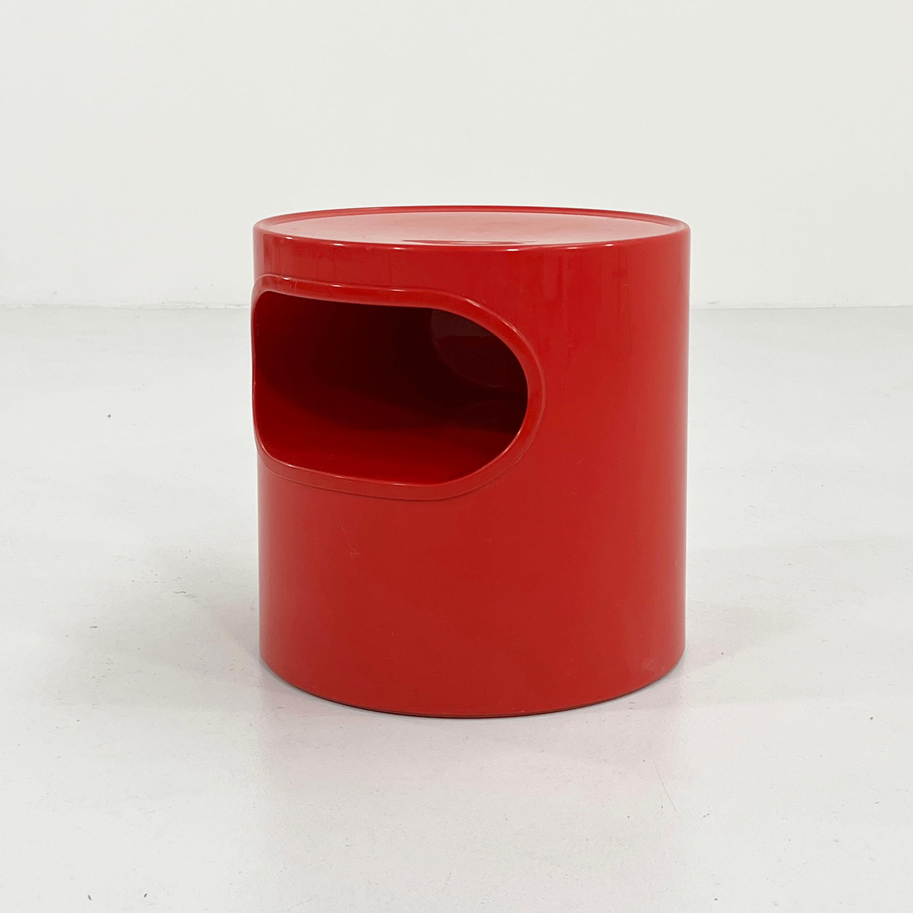 Red Giano-Giano-Vano Side Table by Emma Gismondi for Artemide, 1960s In Good Condition In Ixelles, Bruxelles