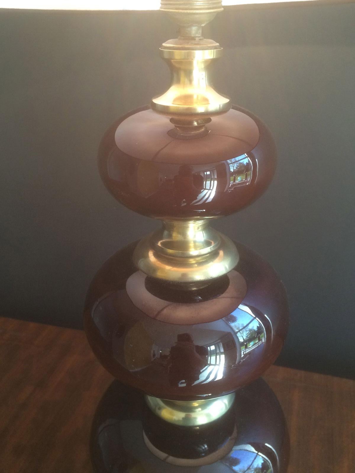 Red Glass and Brass Table Lamp, circa 1960 For Sale 3
