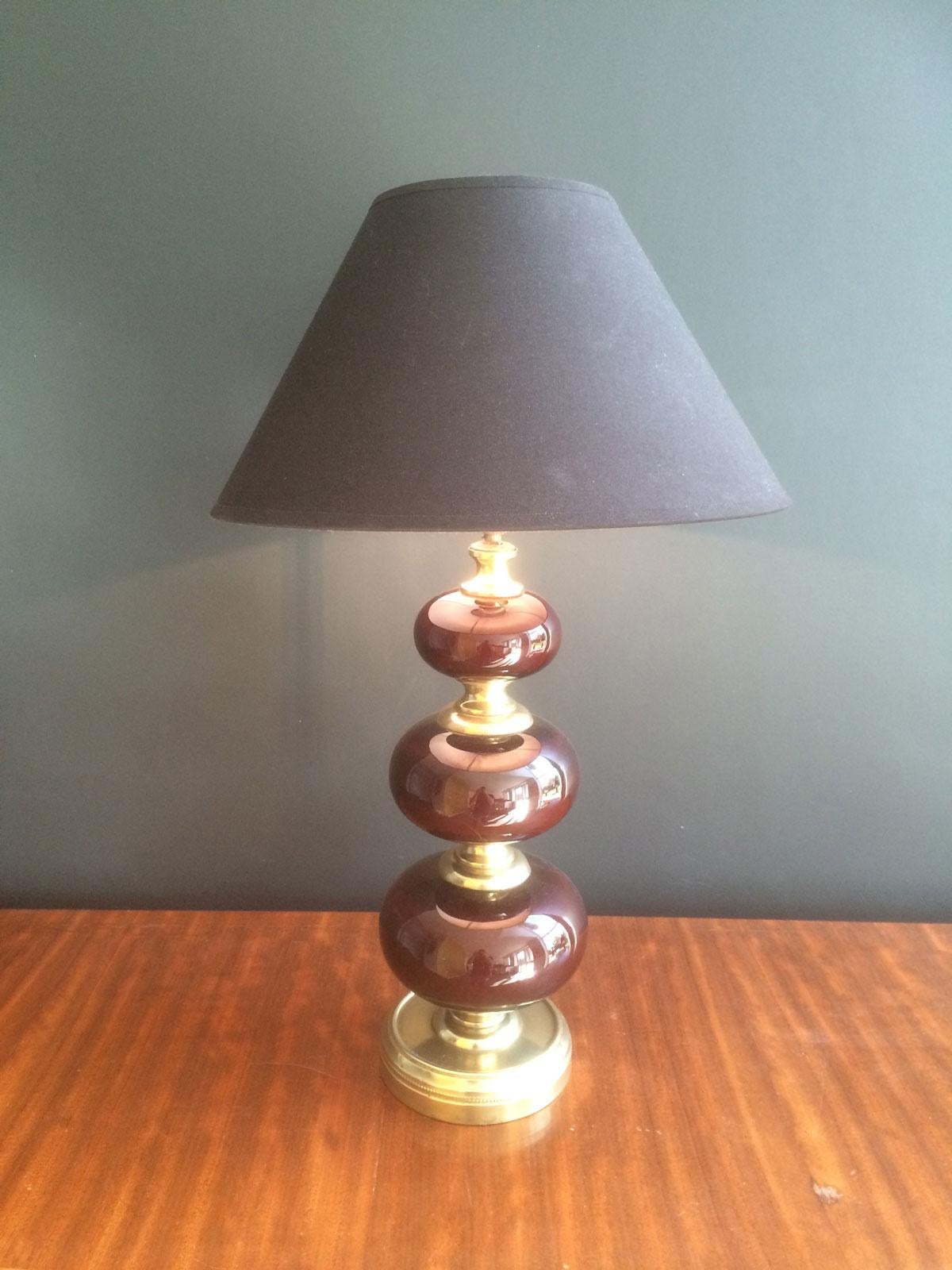 Red Glass and Brass Table Lamp, circa 1960 For Sale 8