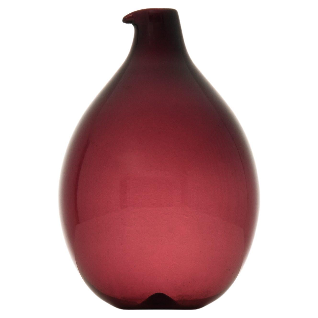 Bouteille / Vase en verre rouge de Timo Sarpaneva, 1957