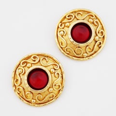 Statement-Ohrringe aus rotem Glas mit Cabochon- Münze von Edouard Rambaud, 1990er Jahre