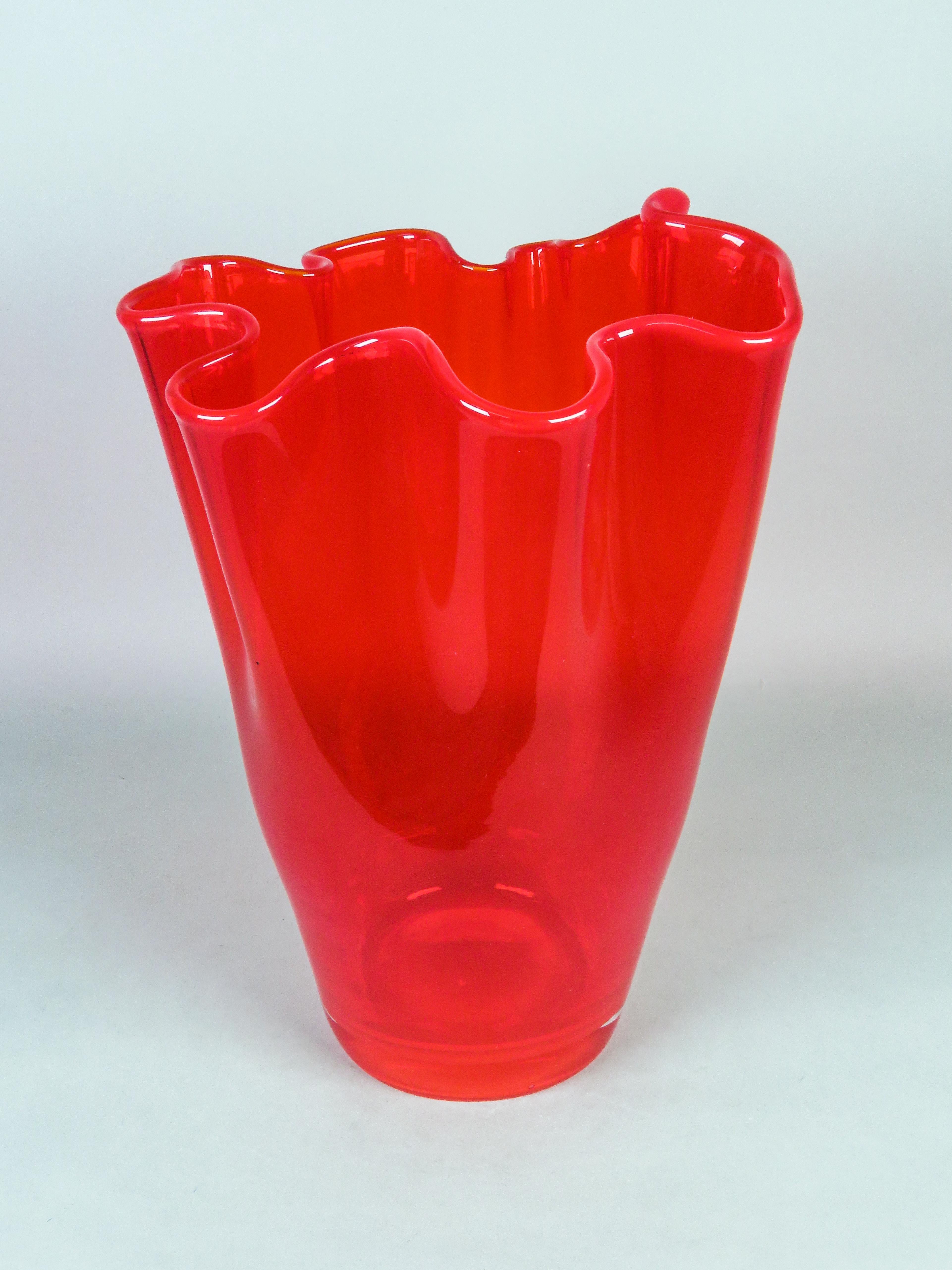 Late 20th Century Red glass fazzoletto vase, designed by Fulvio Bianconi for Venin For Sale