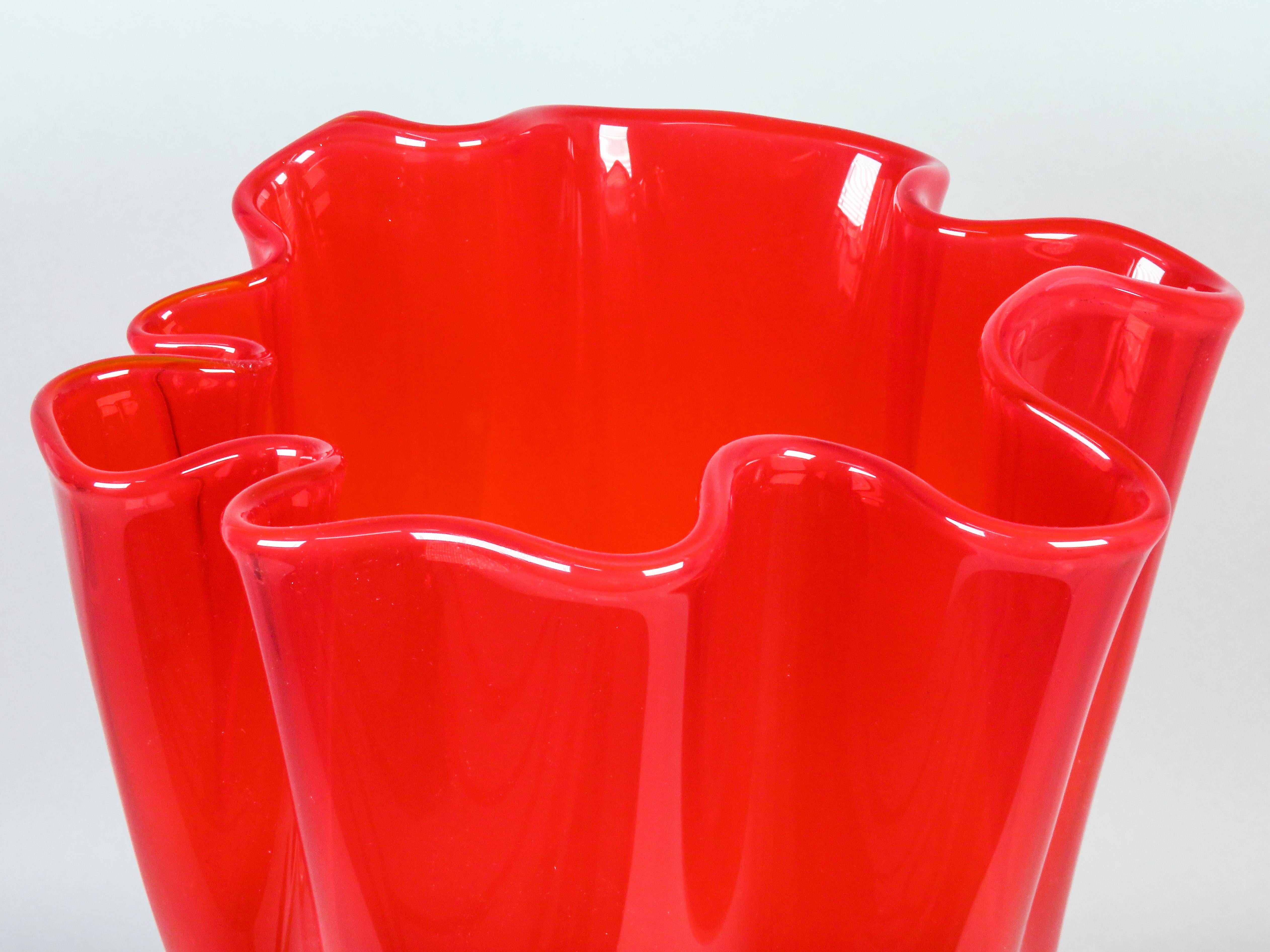 Glass Red glass fazzoletto vase, designed by Fulvio Bianconi for Venin For Sale