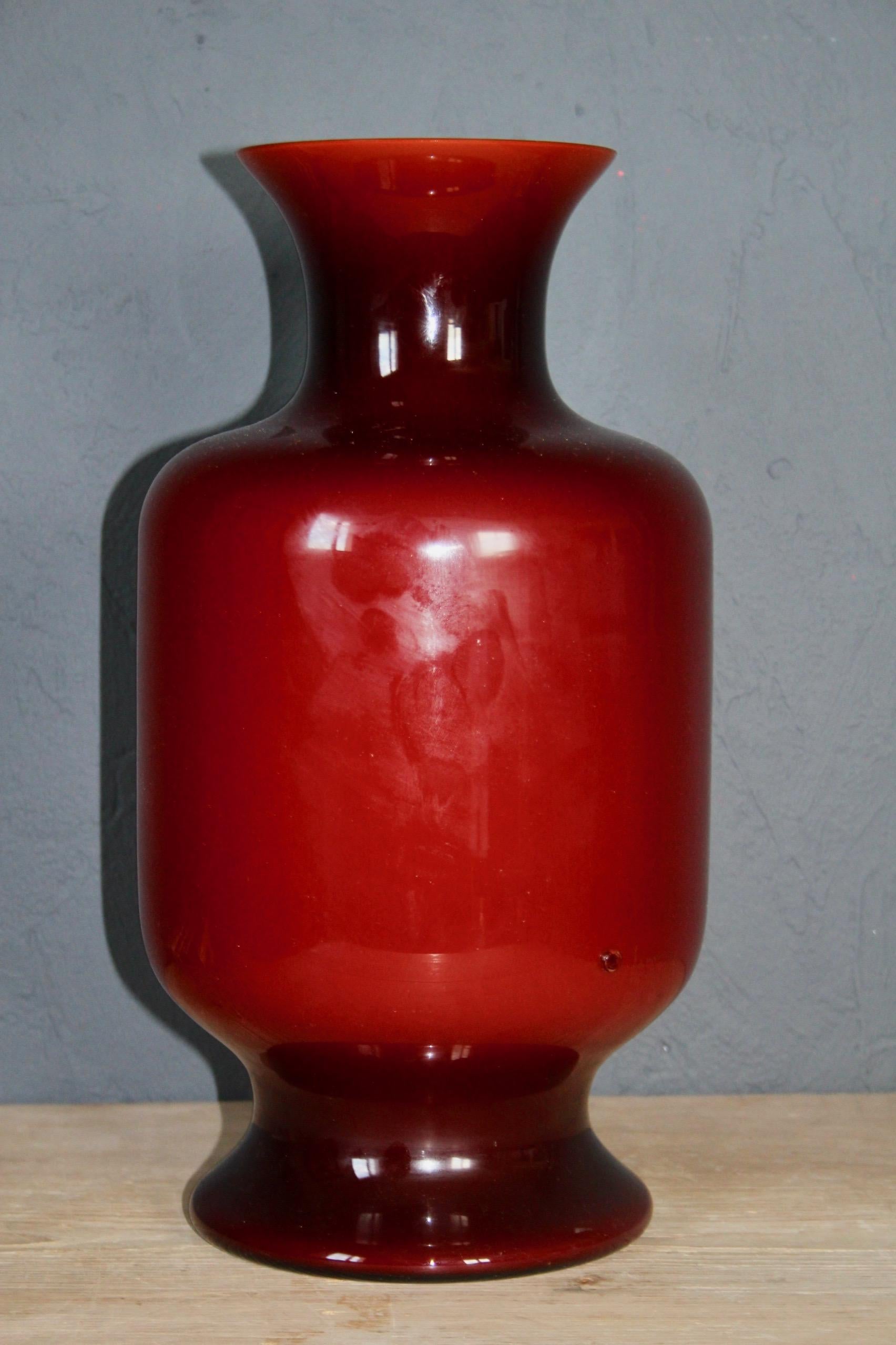 Red glass vase signed La Murrina.s