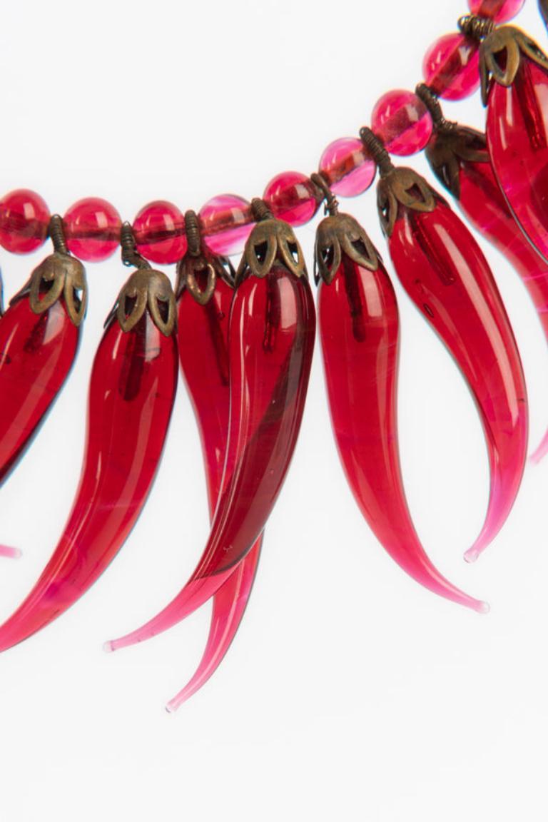 Collier à pâte de verre rouge en vente 1