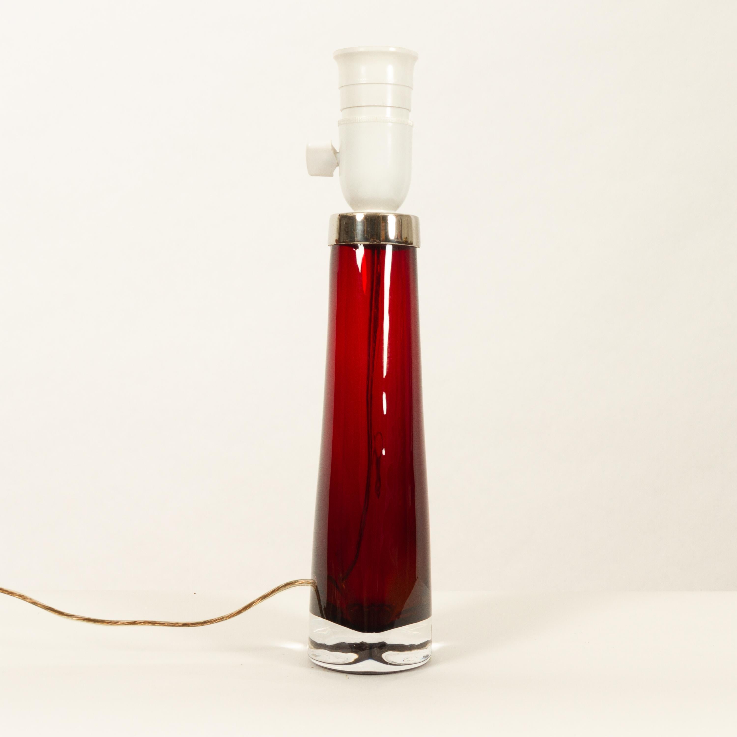 Scandinavian Modern Red Glass Table Lamp by Carl Fagerlund for Orrefors, 1960s For Sale