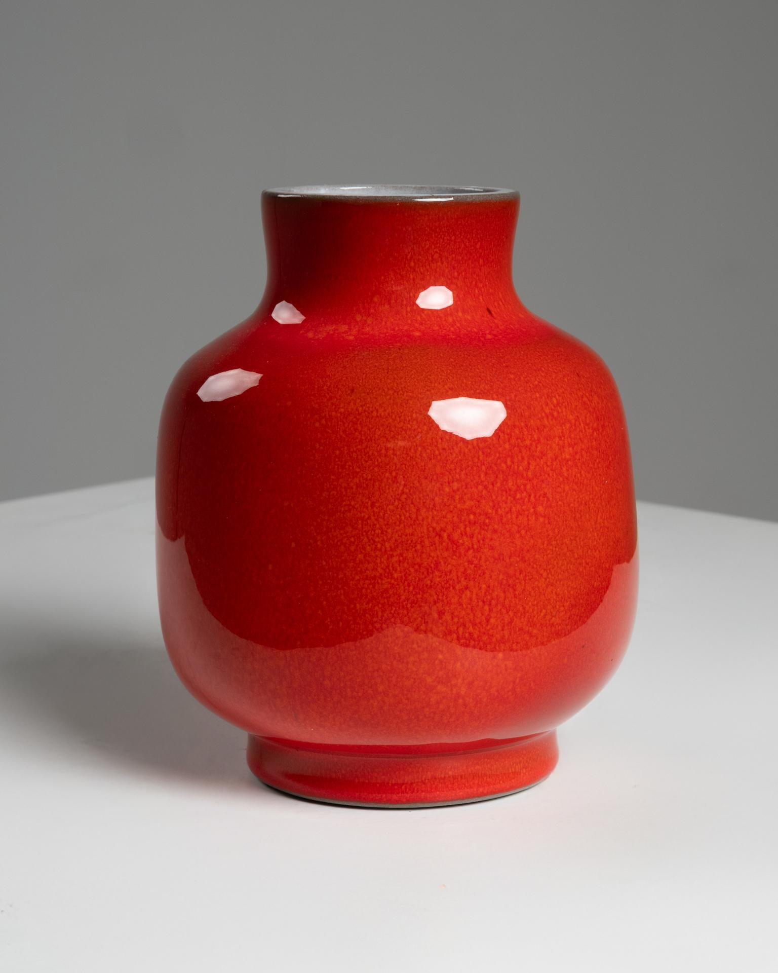 Jarrón de cerámica esmaltada roja Jacques (1926-2008) et Dani (1933-2010) RUELLAND Moderno de mediados de siglo en venta