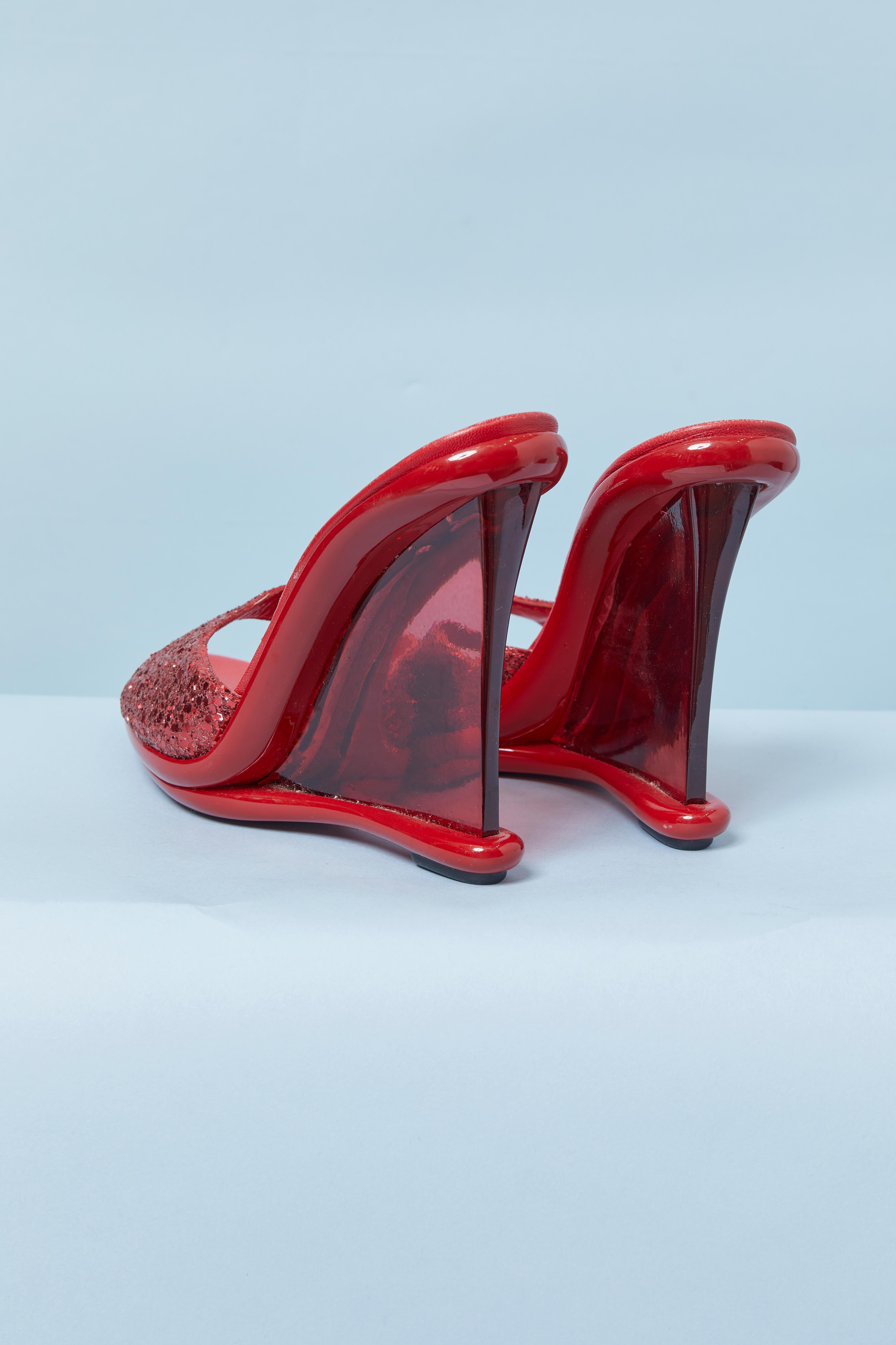 Mules rojos de purpurina y piel con tacón rojo de plexiglás transparente CASADEI en Excelente estado para la venta en Saint-Ouen-Sur-Seine, FR