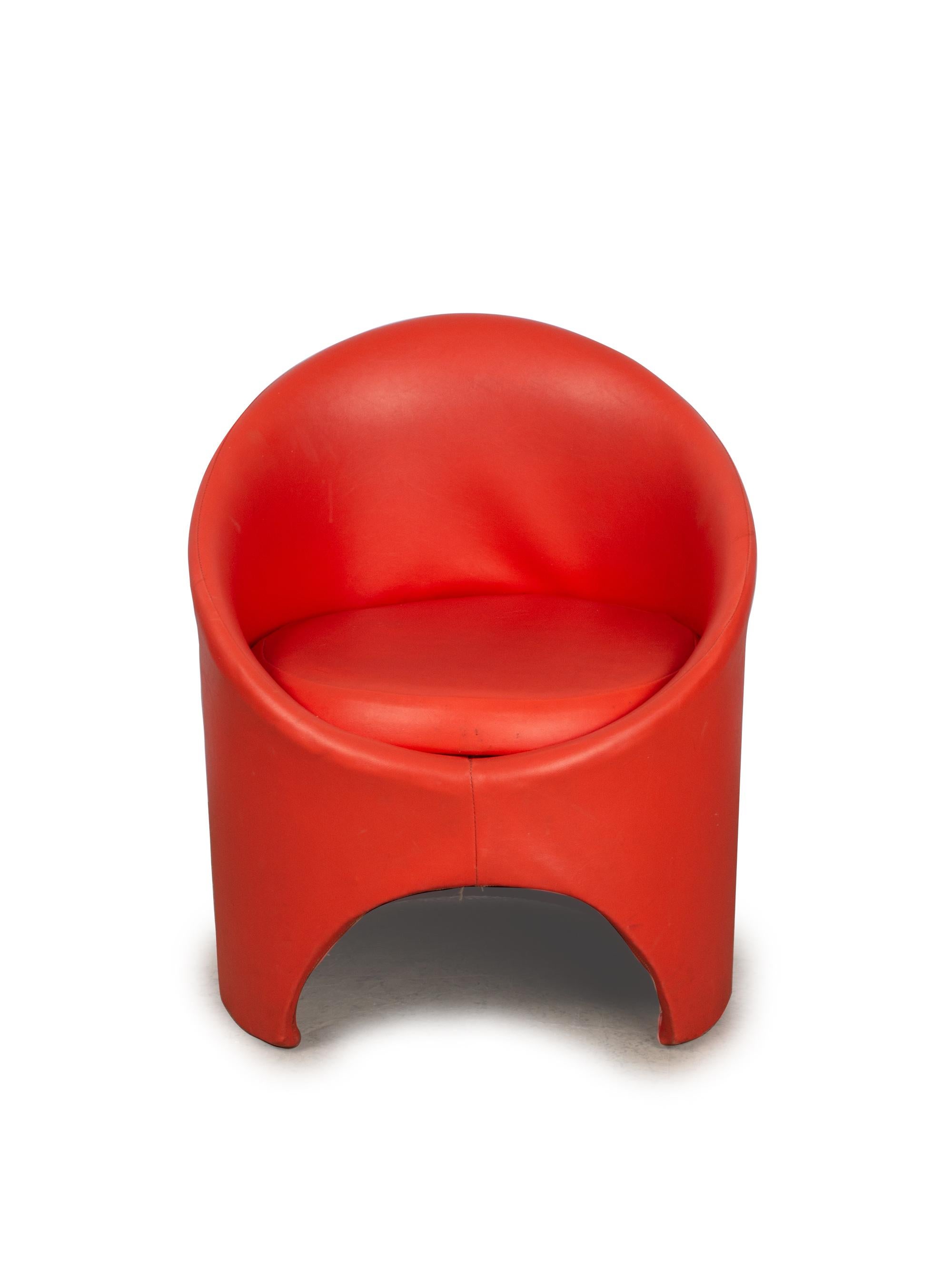 English Red ‘Gogo’ Tub Chair by Roger Bennett for Evans High Wycombe, England For Sale