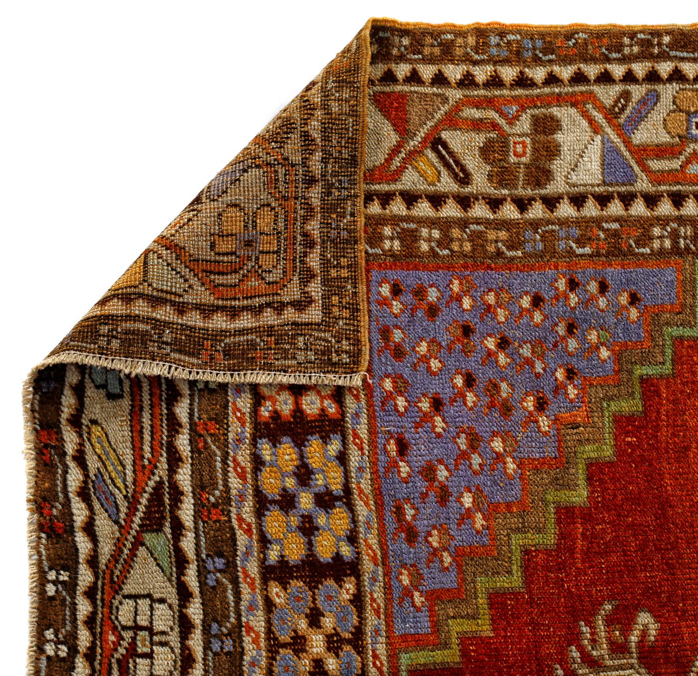 Anatolian rugs are hand knotted in the Central Anatolia or Asia Minor region of Turkey. The patterns are from ottoman era as well as modern Turkey. The central medallion used in this rug symbolizes the central authority of the ottoman sultans. In