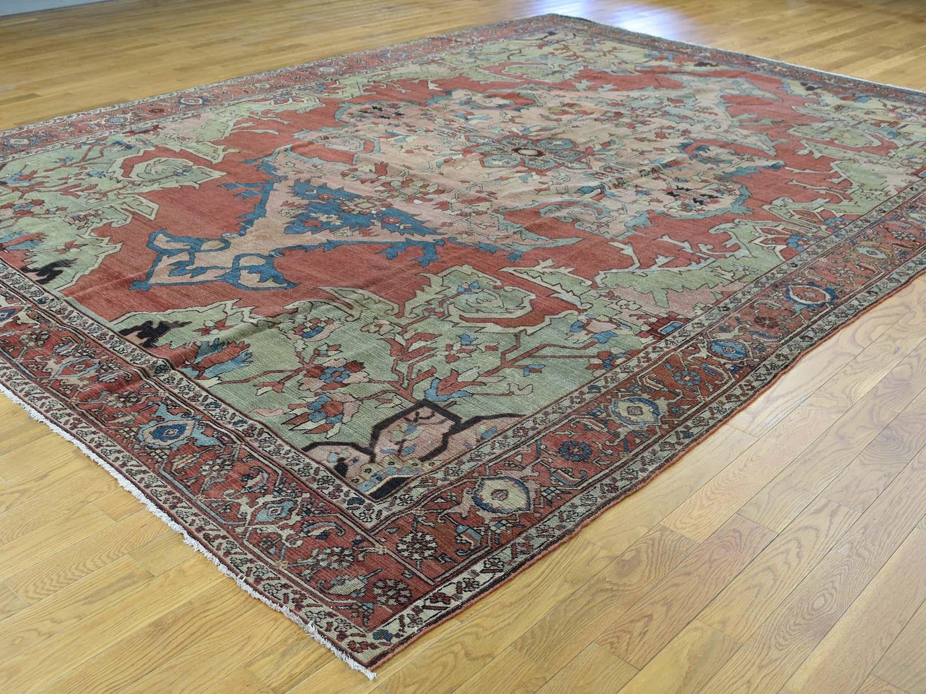 Red/Green 1880 Antique Persian Serapi Rug, Large Medallion In Fair Condition In Carlstadt, NJ