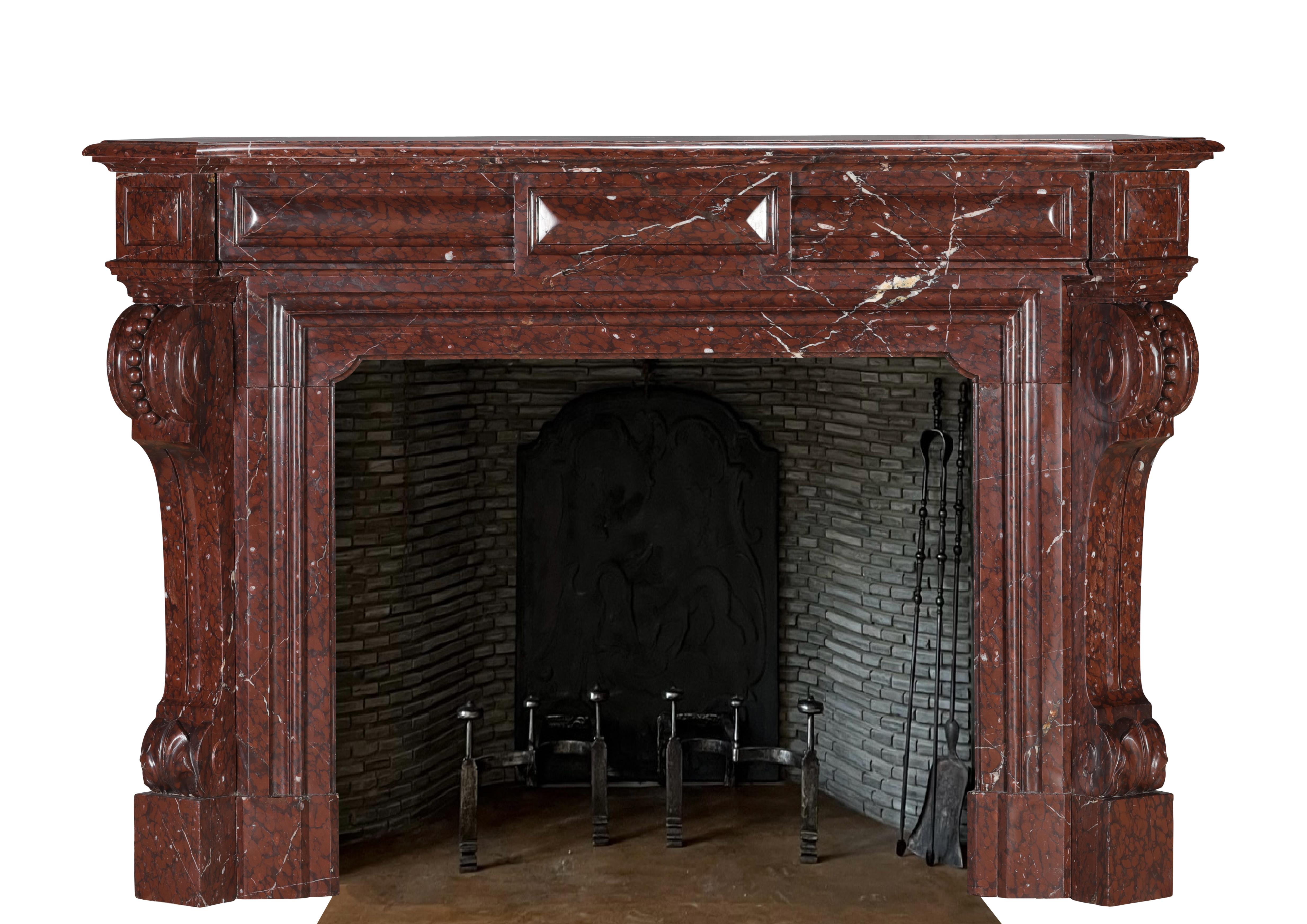 Red Griotte Marble Fireplace Surround – Authentic Mantel from Chateau Interior In Excellent Condition For Sale In Beervelde, BE