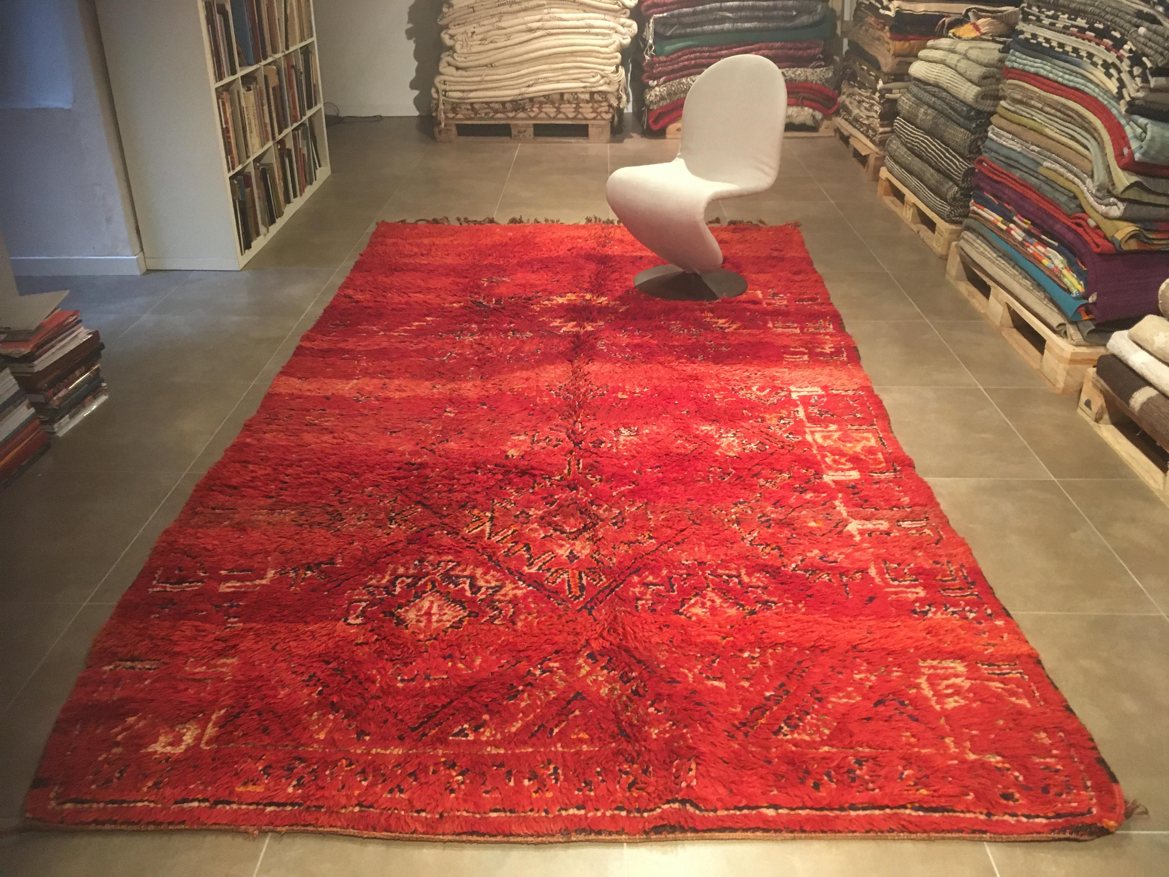 Exquisite Red Ground Vintage Beni Mguild Moroccan Berber Rug For Sale 2