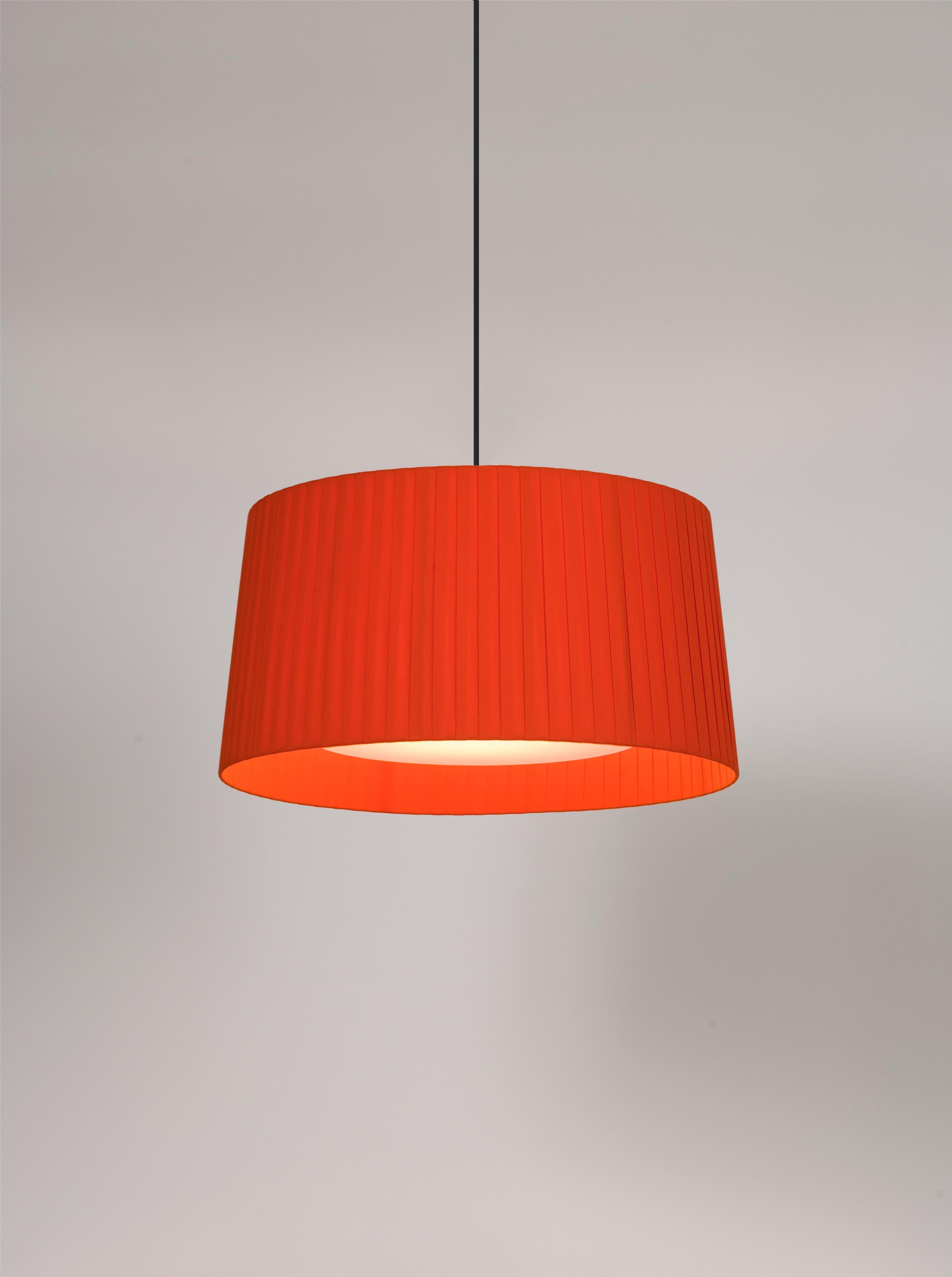 Modern Red GT5 Pendant Lamp by Santa & Cole For Sale