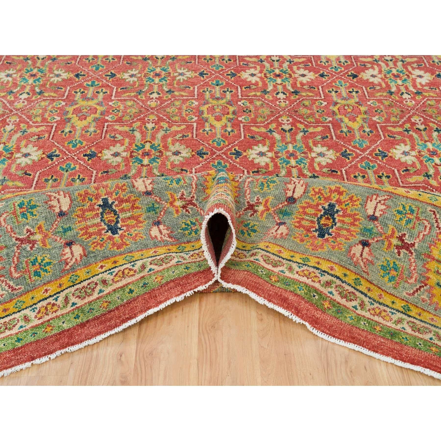 Tapis carré en laine douce rouge noué à la main d'un motif d'Oushak antique 14'0