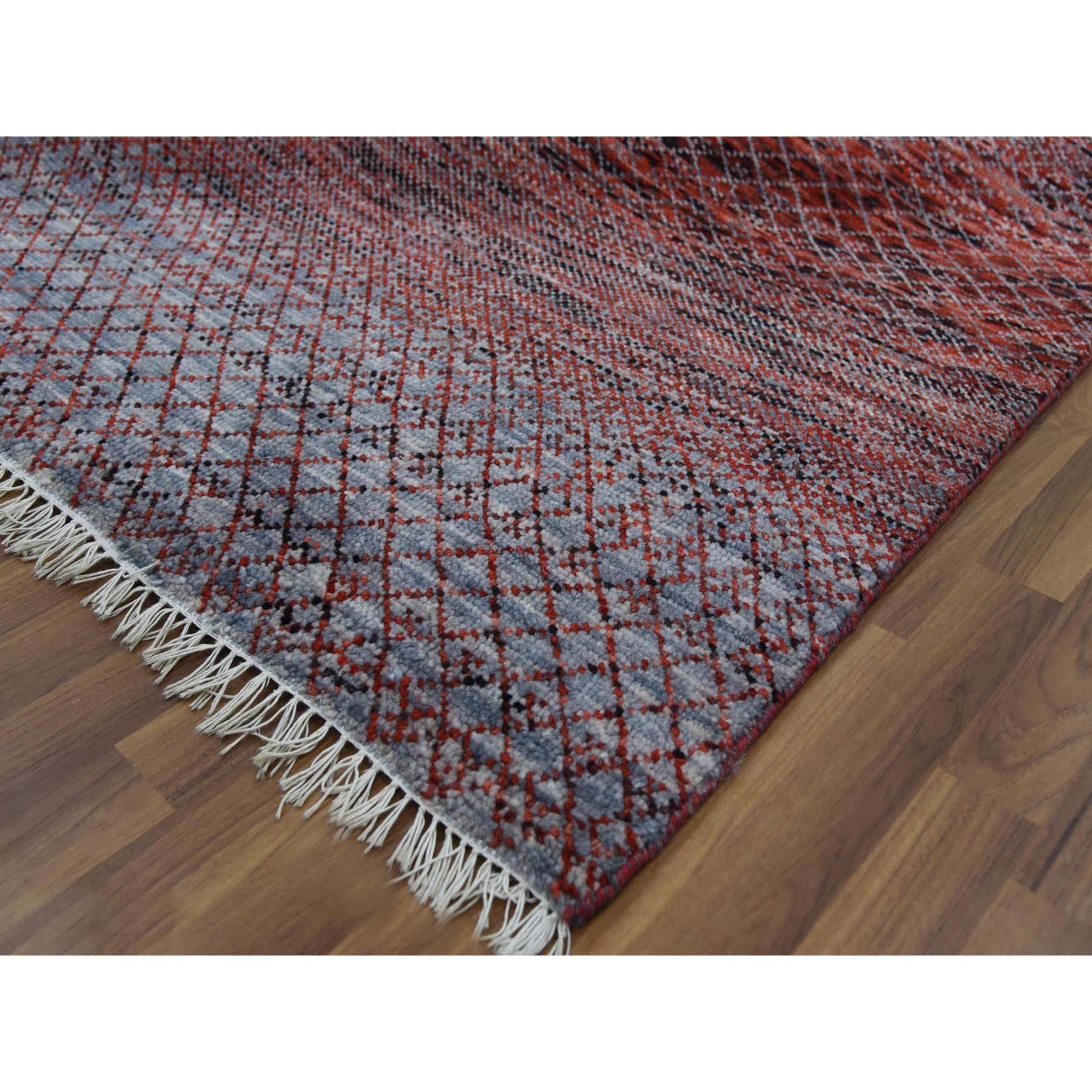 XXI secolo e contemporaneo Tappeto orientale in lana morbida Red Hand Knotted Chiaroscuro Collection 8'0