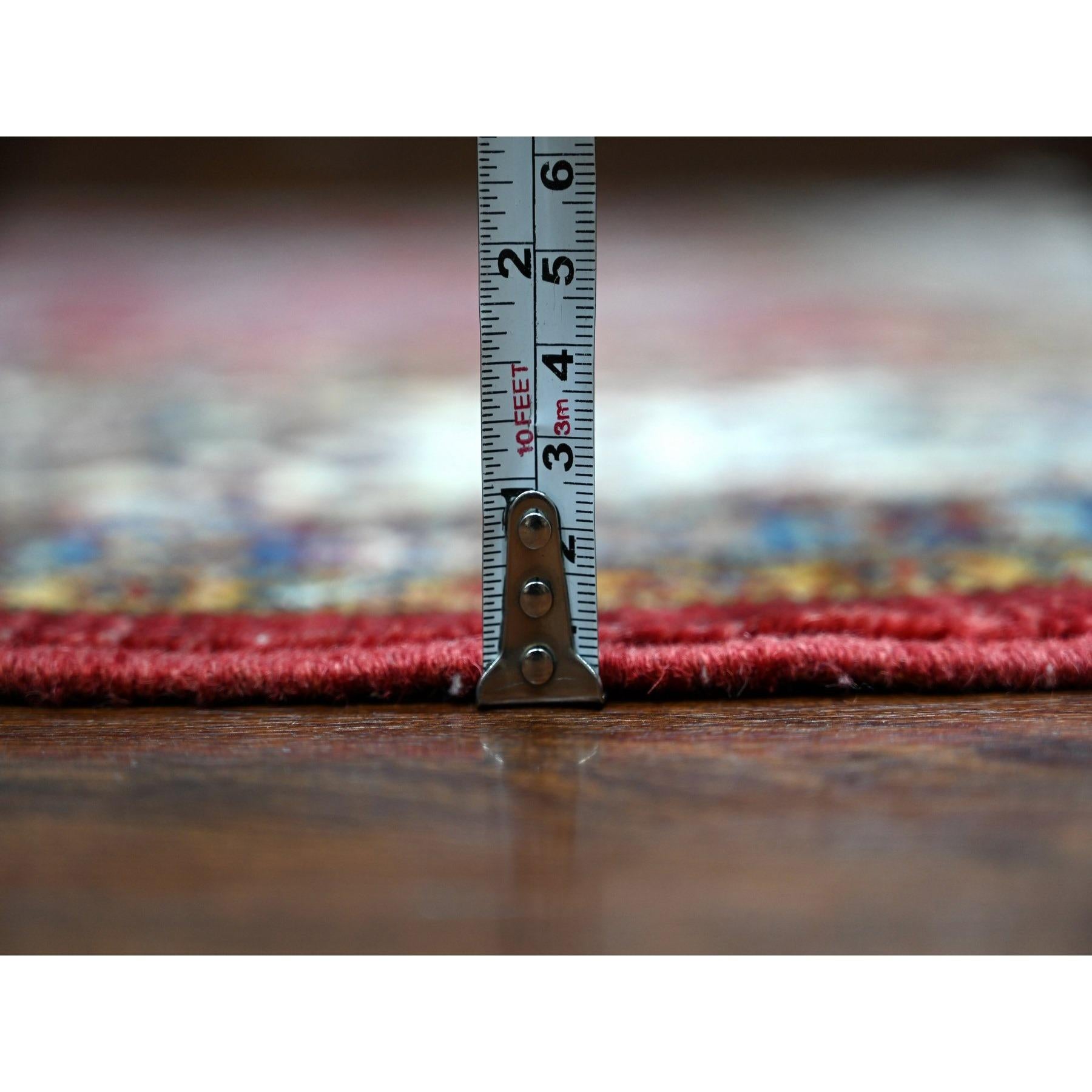 Tapis d'Orient rouge noué à la main avec de superbes motifs en laine pure 8'1