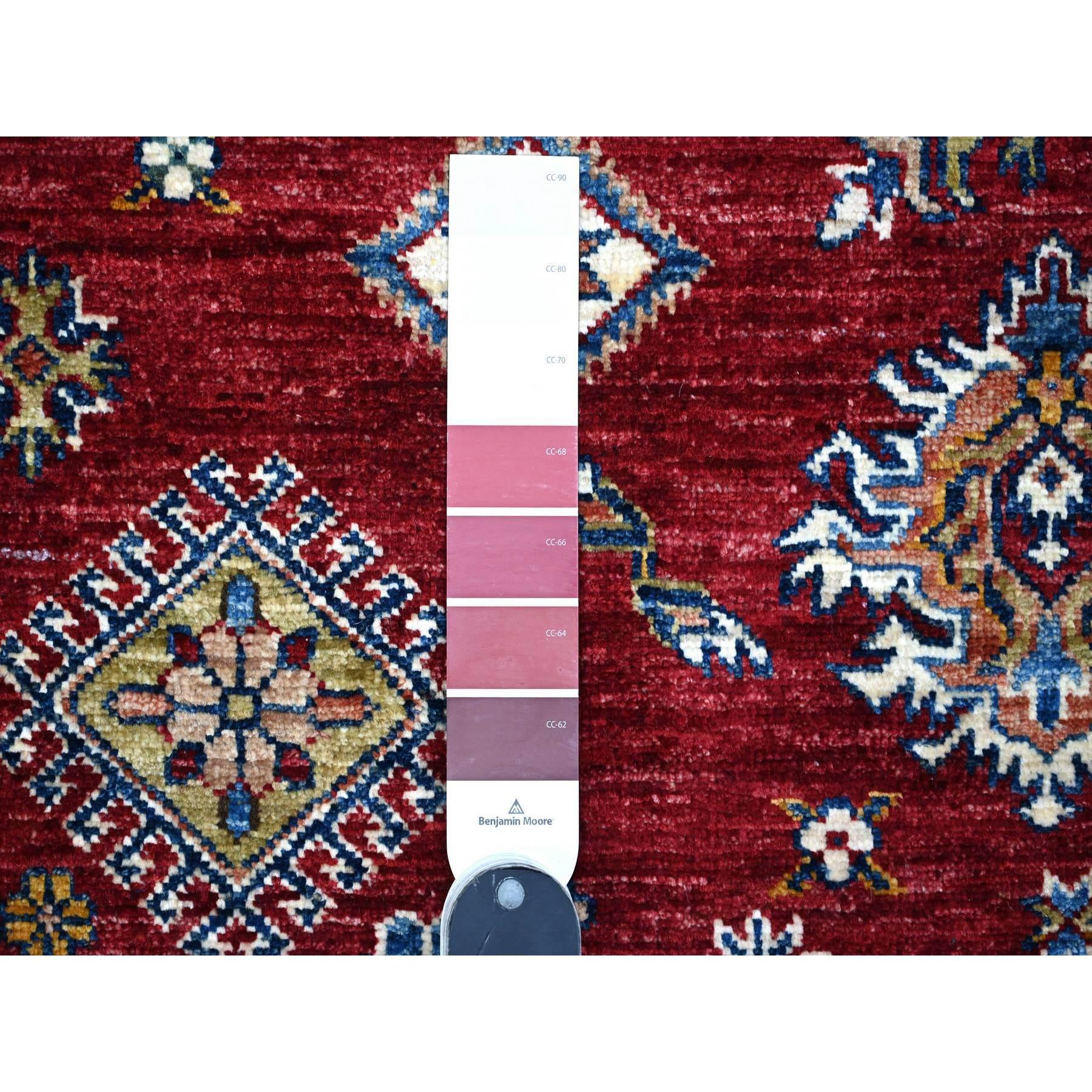 XXIe siècle et contemporain Tapis d'Orient rouge noué à la main avec de superbes motifs en laine pure 8'1