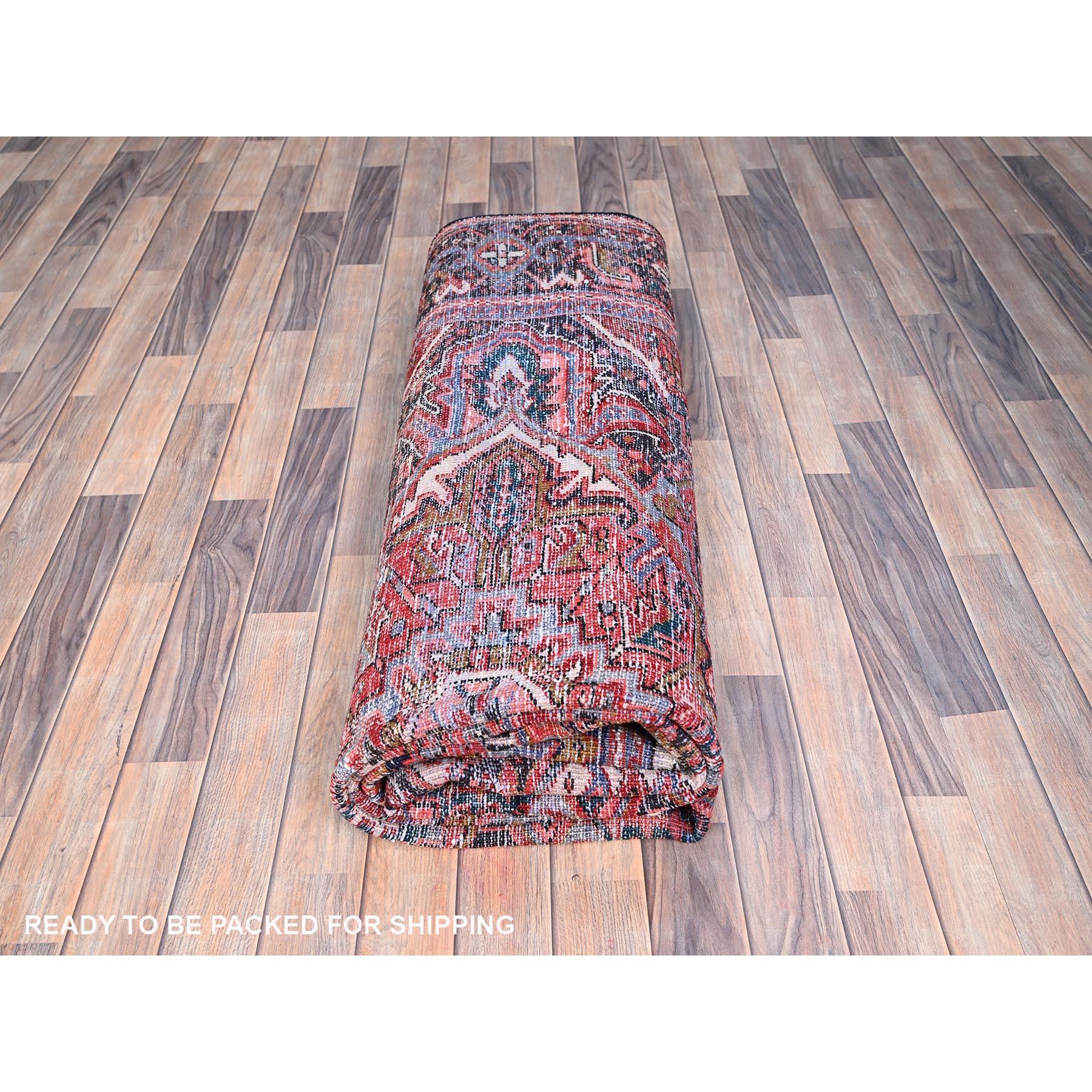 Tapis persan Heriz Abrash vintage, noué à la main, rouge, ton bijou en vente 2