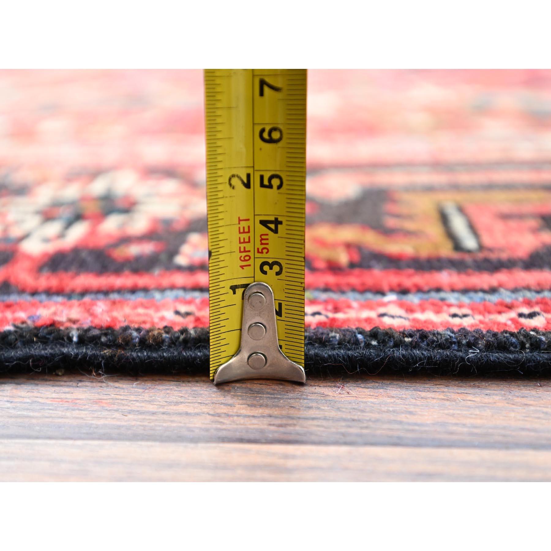 Tapis persan Heriz Abrash vintage, noué à la main, rouge, ton bijou en vente 3