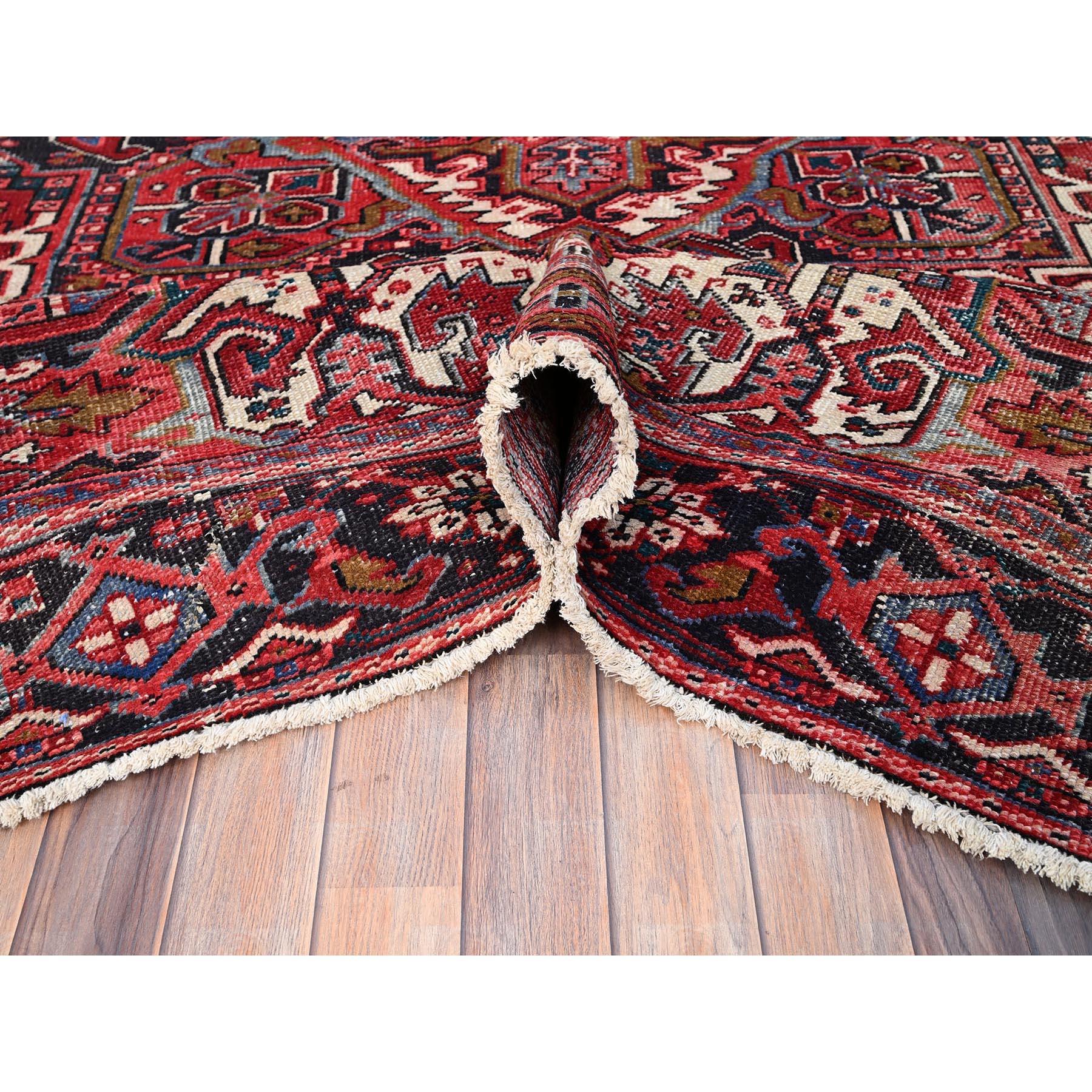 Tapis persan Heriz Abrash vintage, noué à la main, rouge, ton bijou Bon état - En vente à Carlstadt, NJ