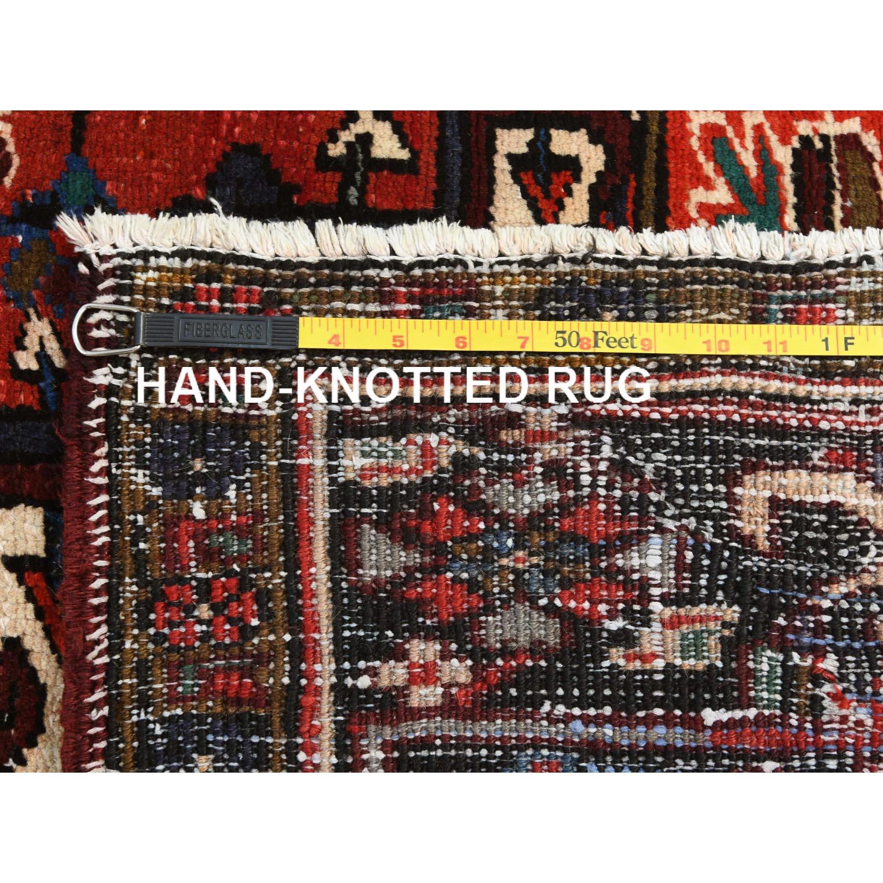 Tapis persan Heriz vintage en laine rouge nouée à la main en bon état, nettoyé à la main en vente 4
