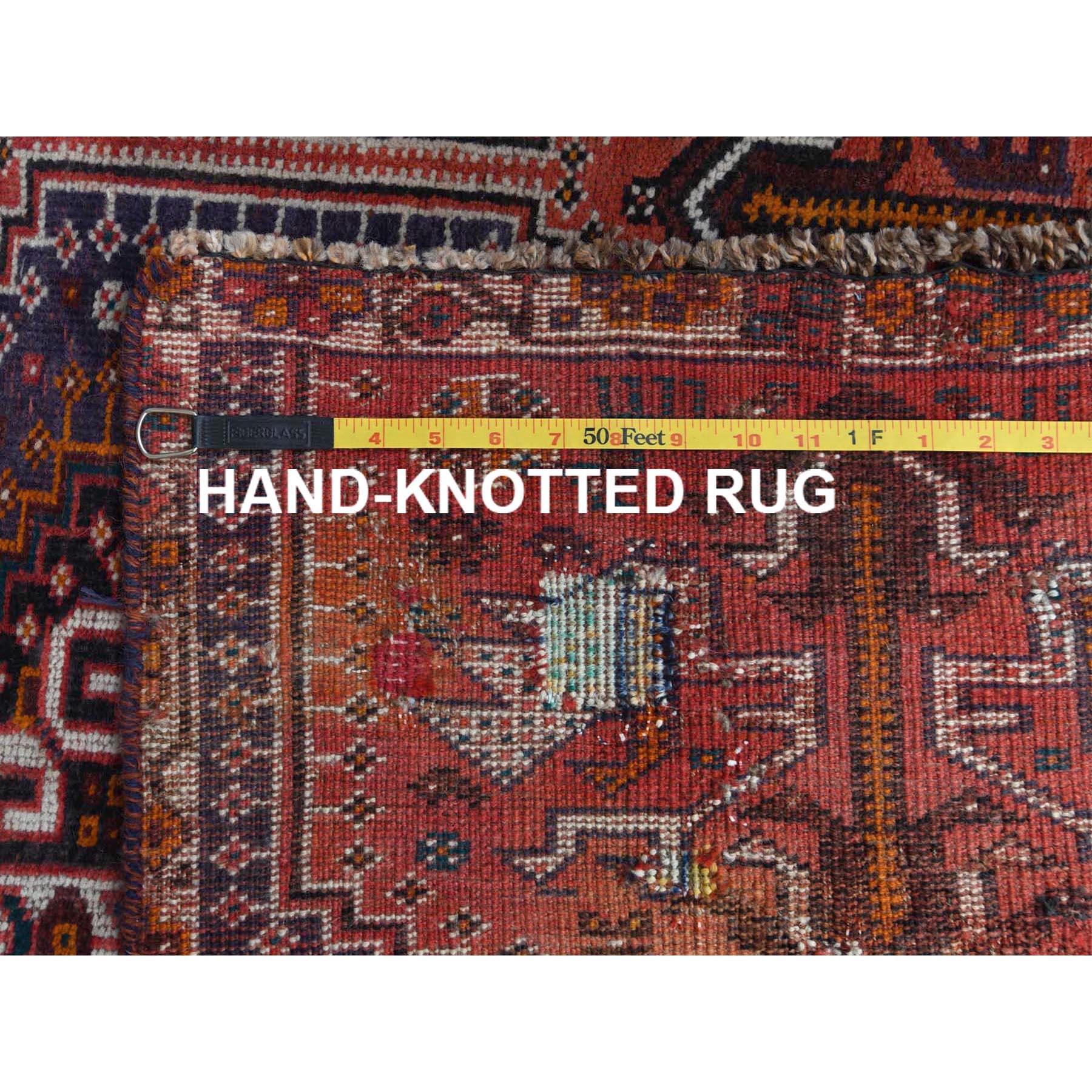 Milieu du XXe siècle Tapis persan Qashqai vintage en laine de Bohème rouge fait à la main en vente