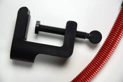 Rote Hebi-Tischlampe entworfen von Isao Hosoe