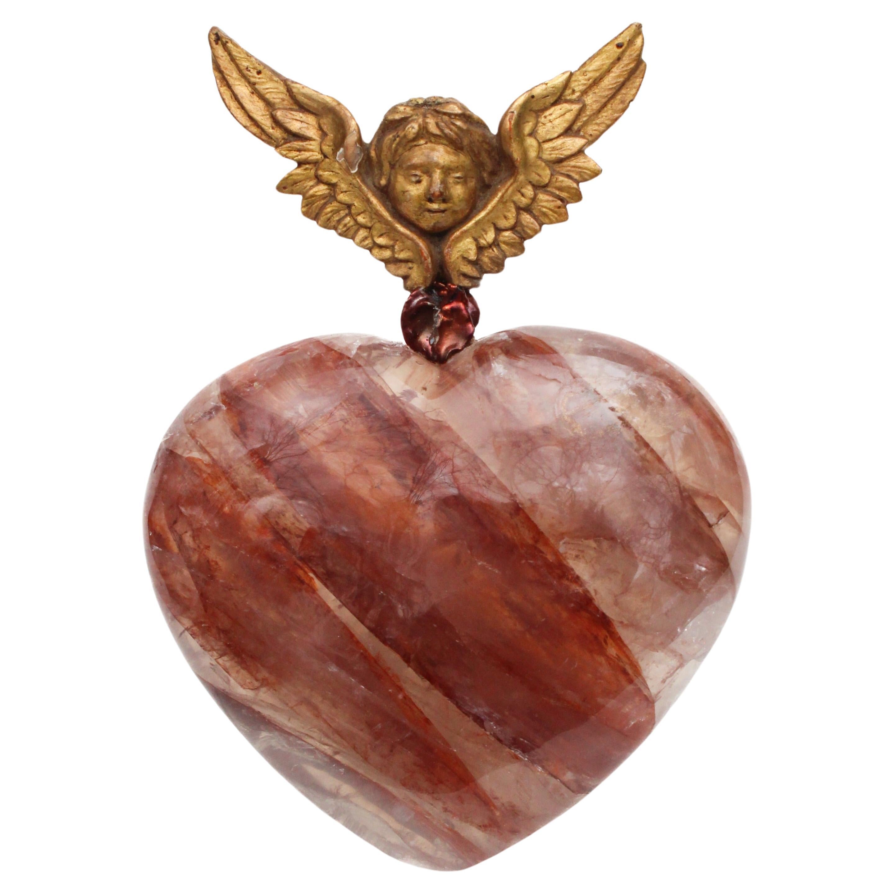 Heart en quartz rouge avec un ange italien du 18ème siècle et une perle baroque