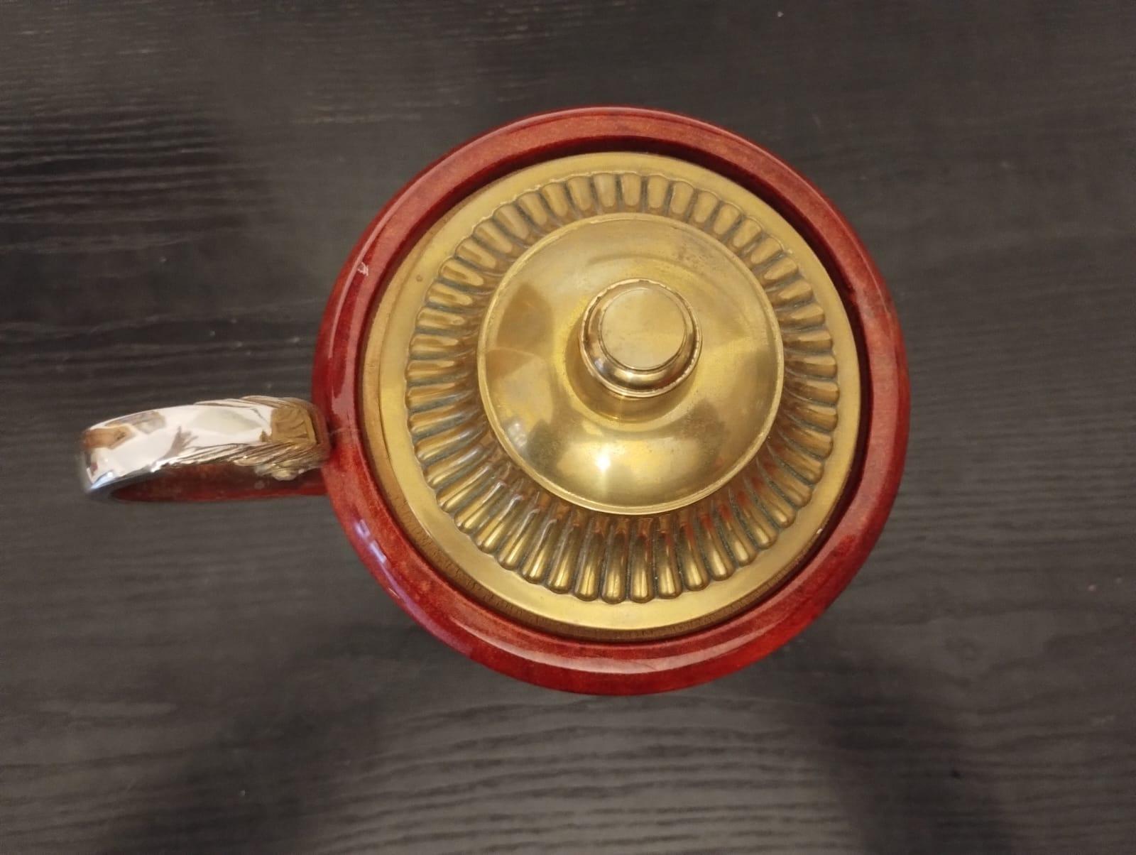 Seau à glace rouge en peau de chèvre et laiton d'Aldo Tura, Italie, années 1960 en vente 3