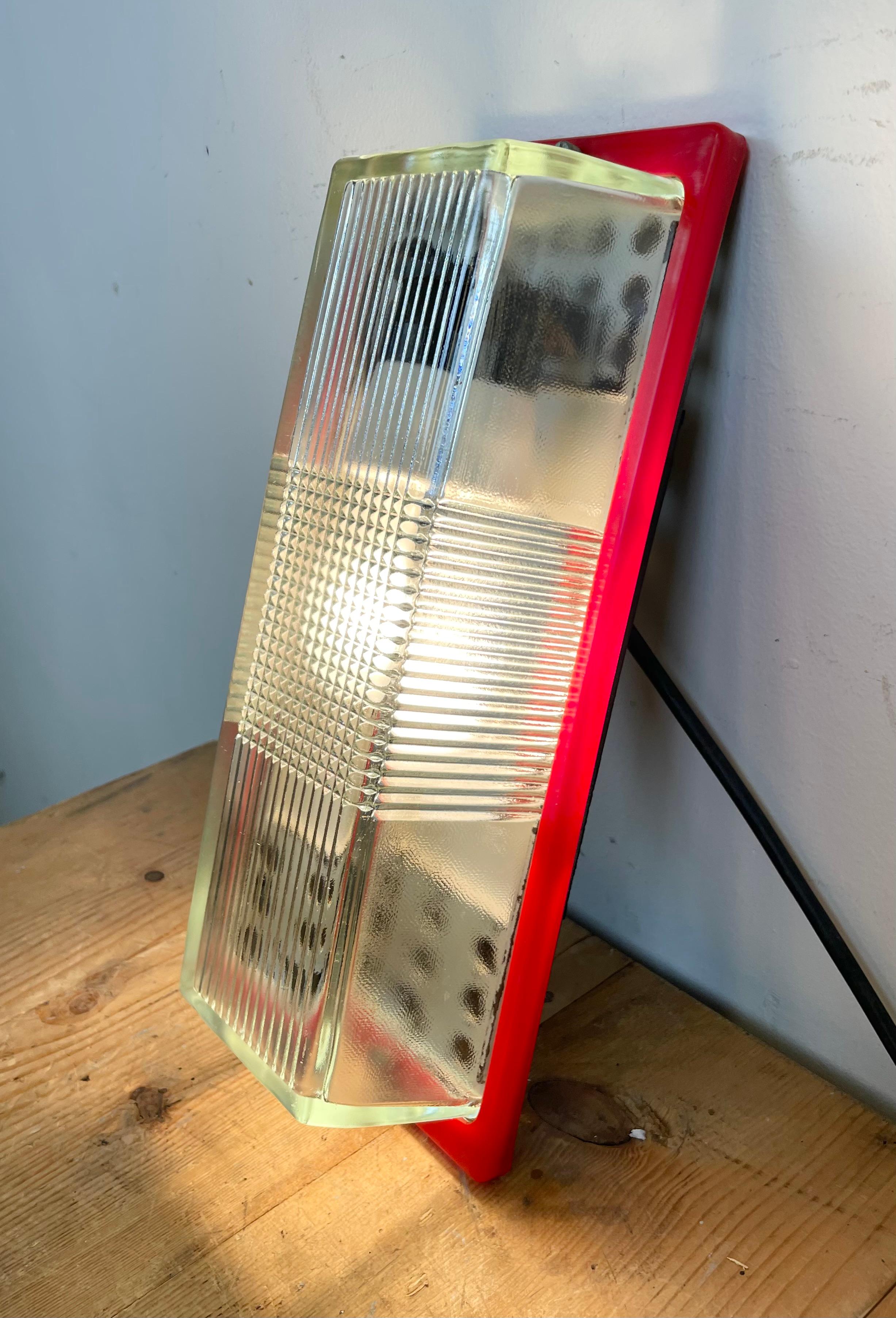 Red Industrial Bakelite Wall Light from Elektrosvit, 1970s For Sale 6