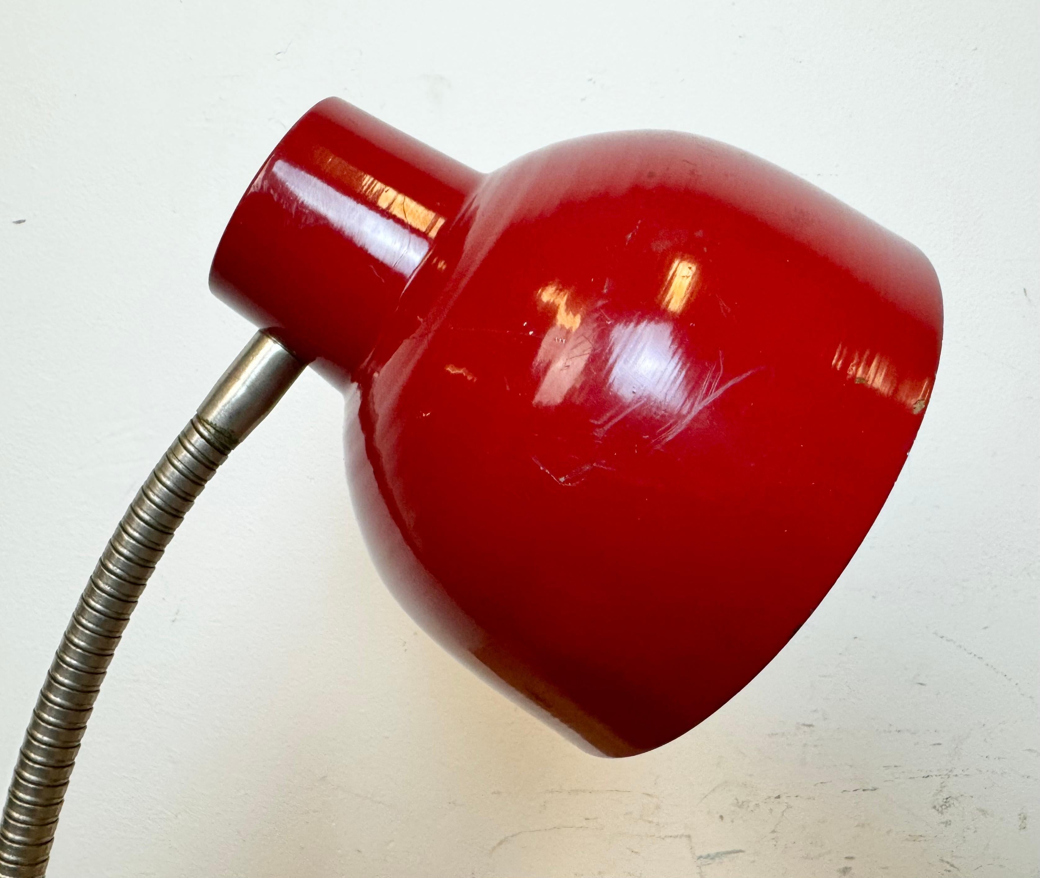 Red Industrial Gooseneck Table Lamp, 1960s For Sale 4