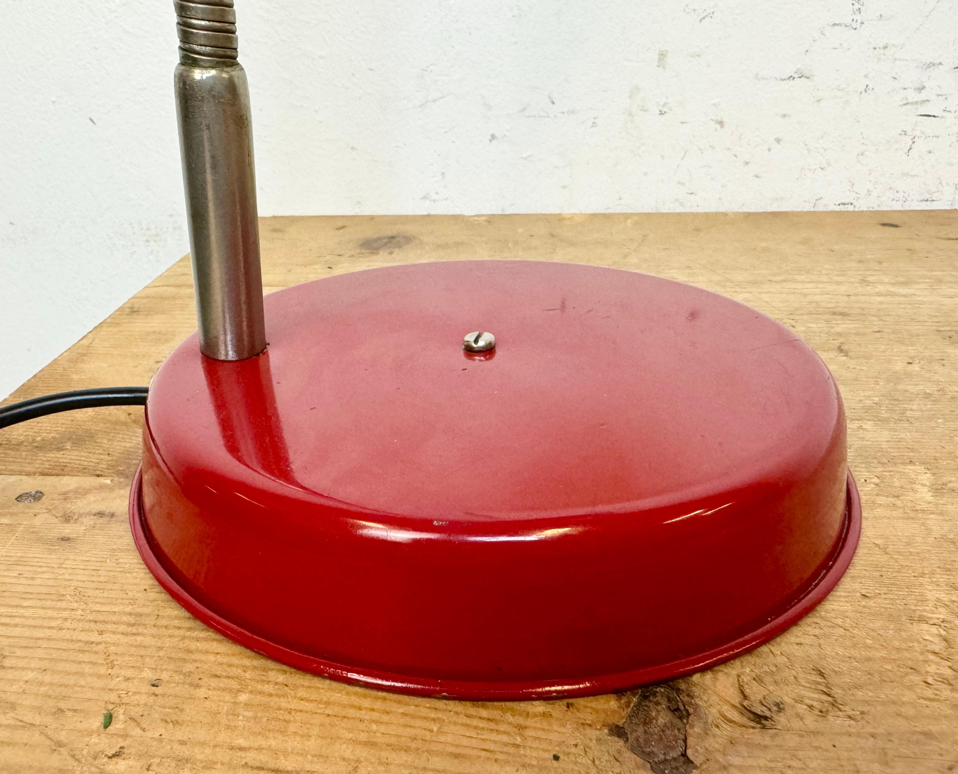 Red Industrial Gooseneck Table Lamp, 1960s For Sale 5