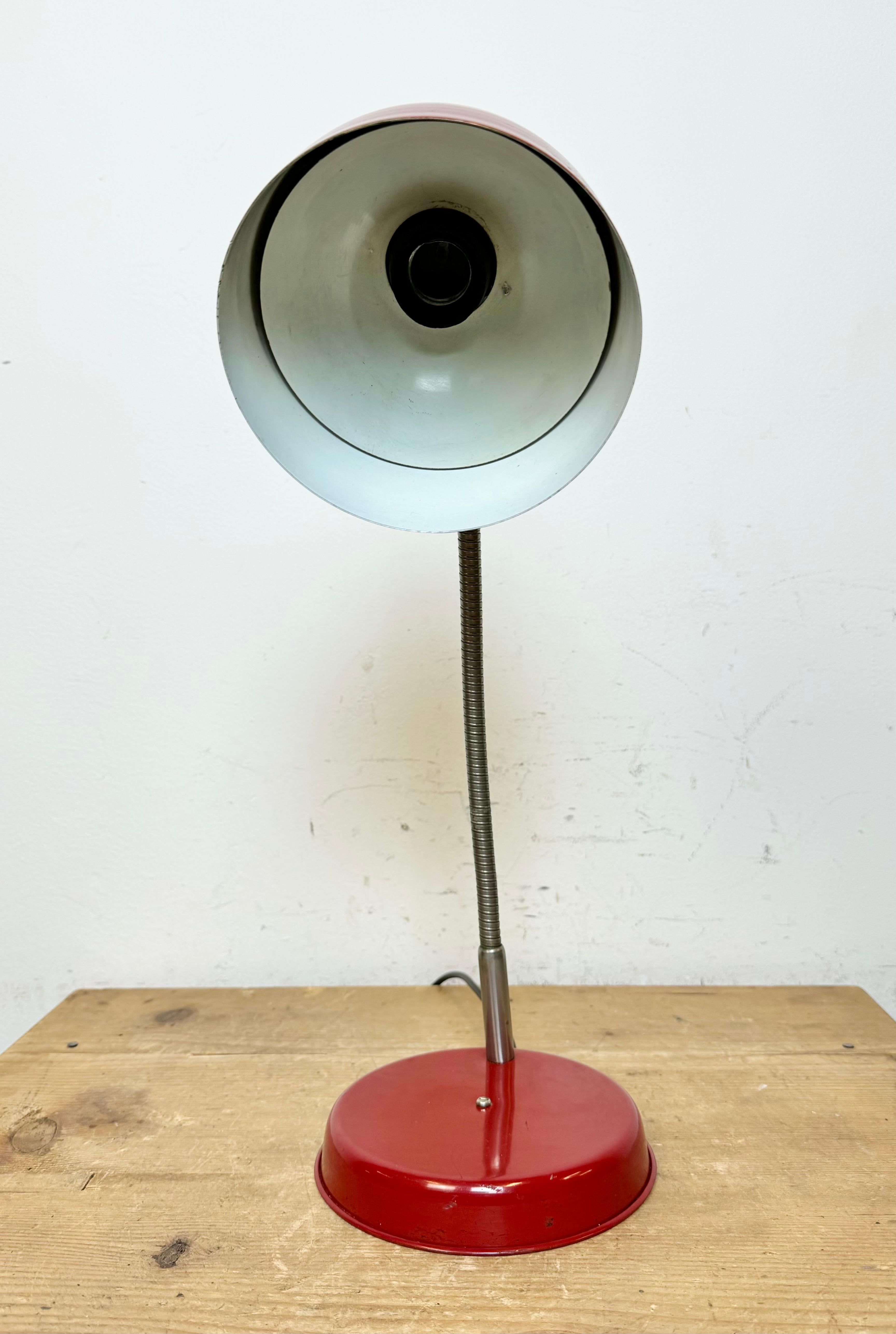 Red Industrial Gooseneck Table Lamp, 1960s For Sale 7
