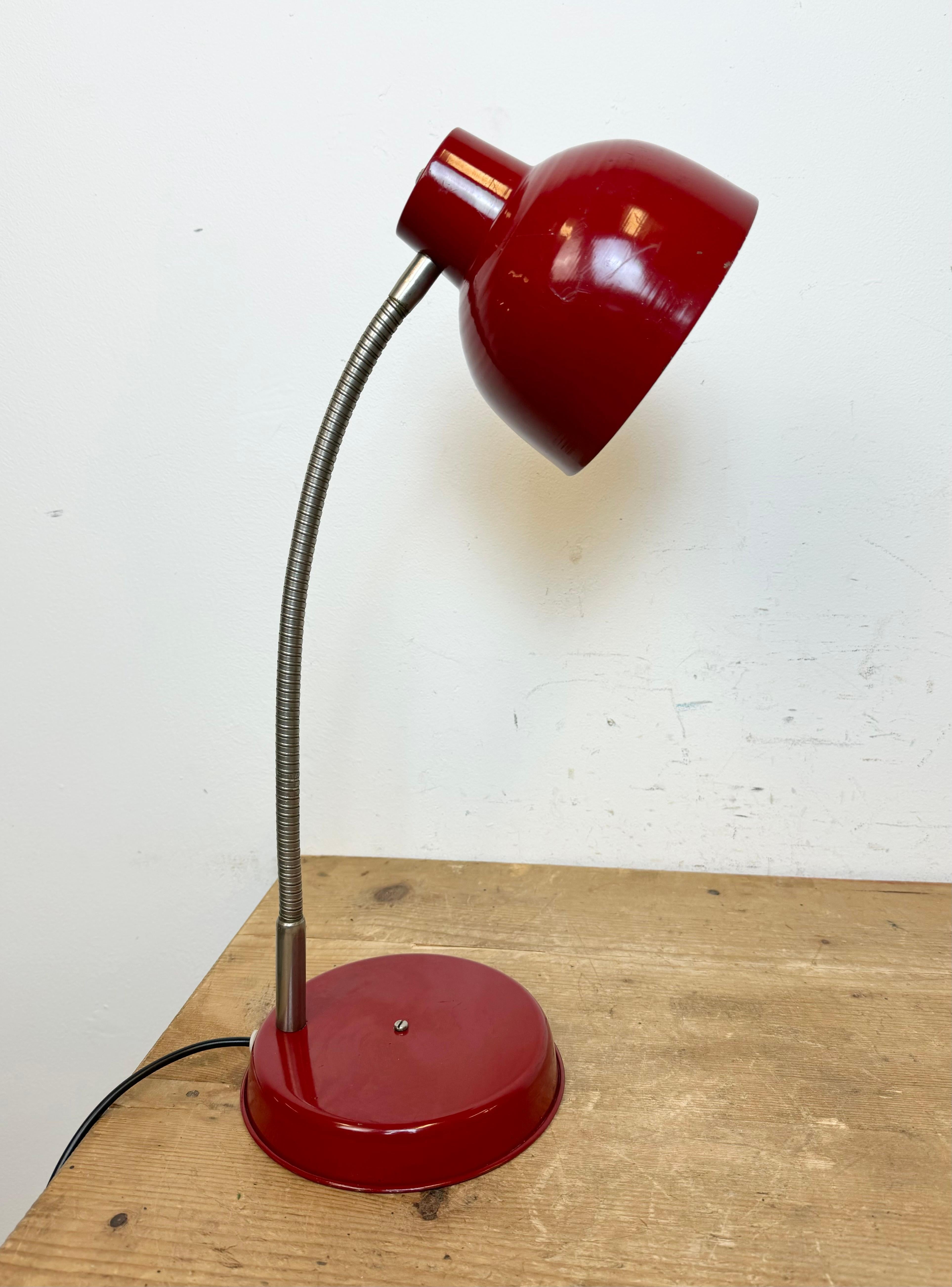 Red Industrial Gooseneck Table Lamp, 1960s For Sale 3