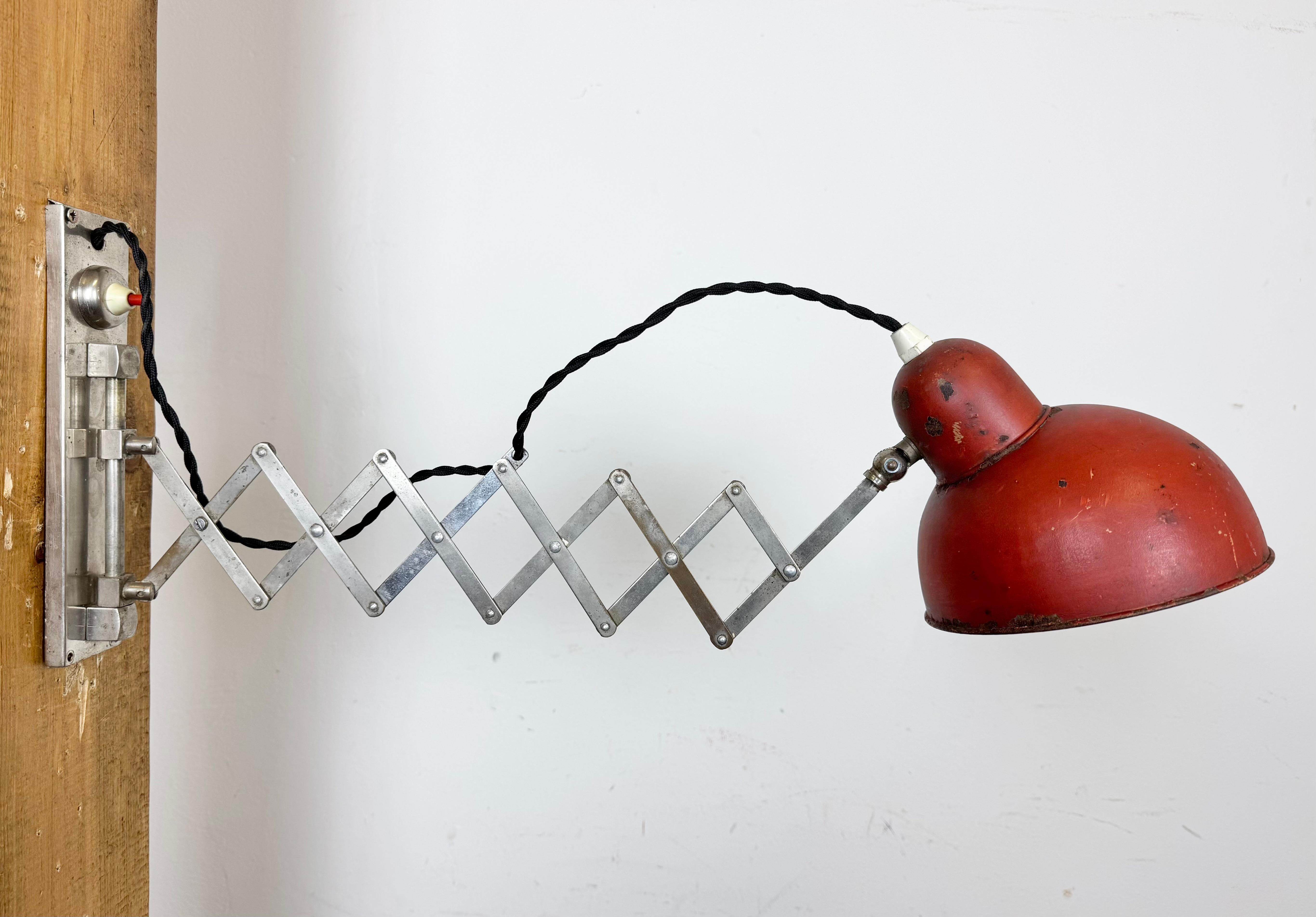 Red Industrial Midcentury Scissor Wall Lamp, 1950s For Sale 6