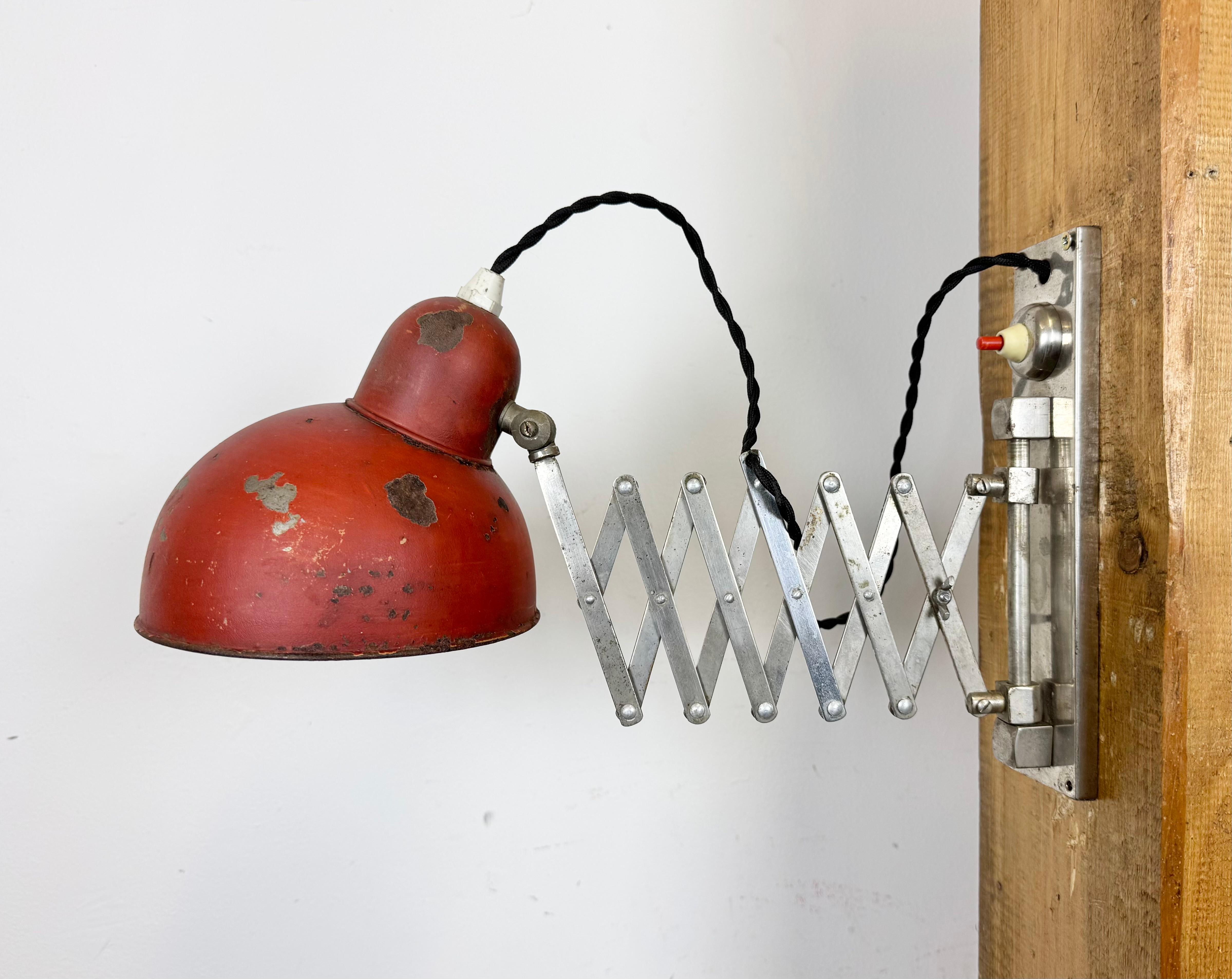 Red Industrial Midcentury Scissor Wall Lamp, 1950s In Fair Condition For Sale In Kojetice, CZ