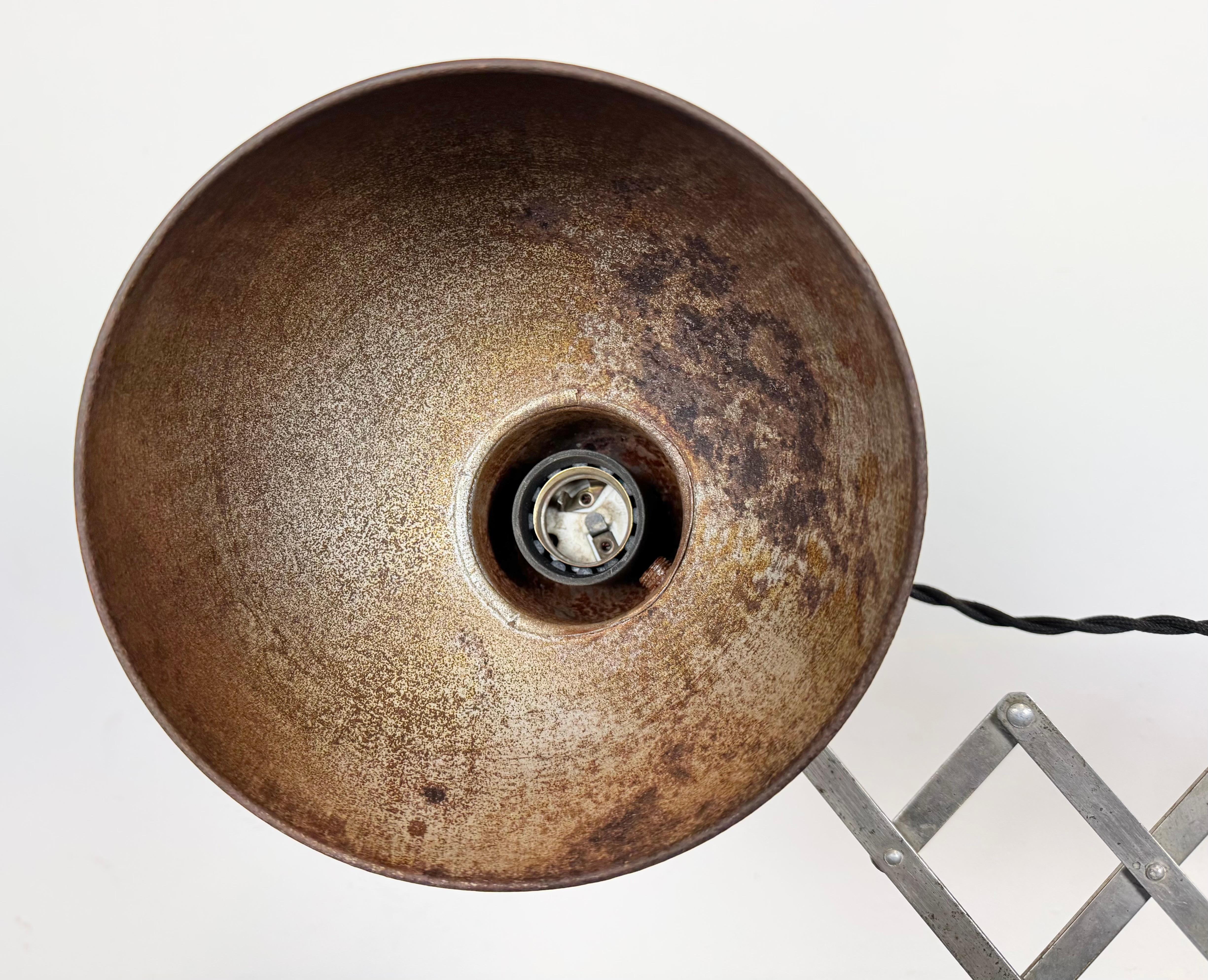 Red Industrial Midcentury Scissor Wall Lamp, 1950s For Sale 1