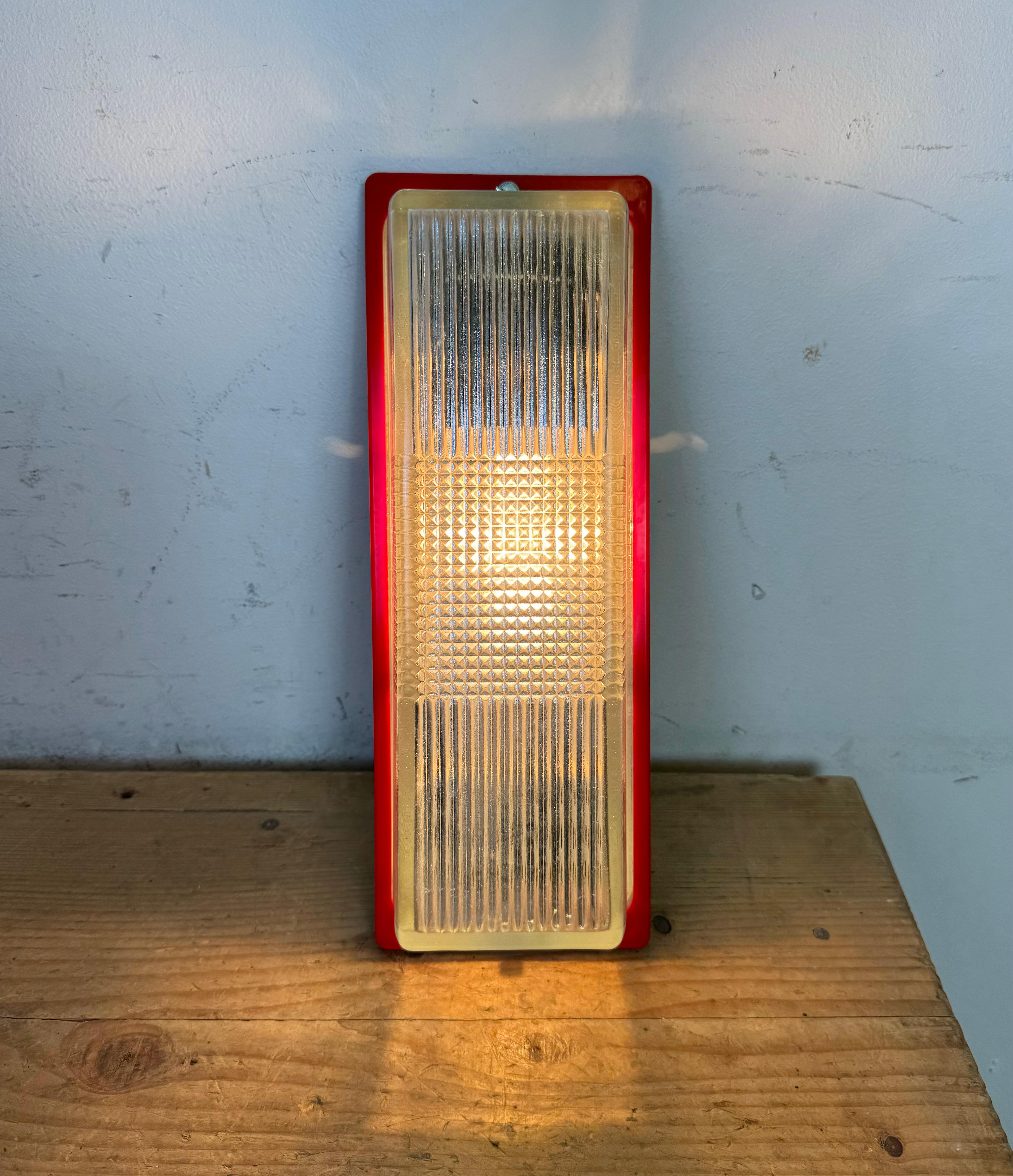 Applique industrielle rouge de Elektrosvit, 1970 en vente 5