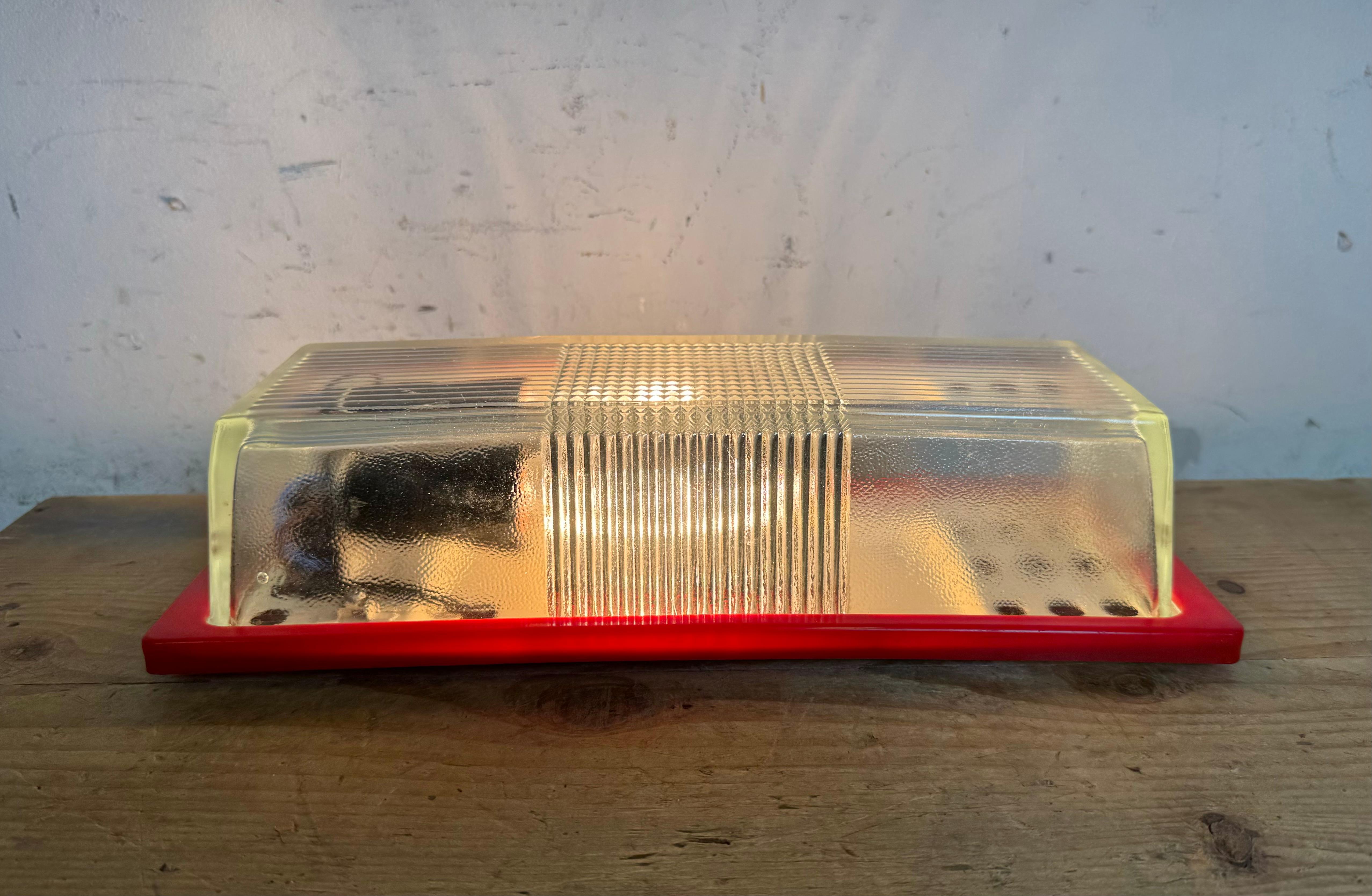 Applique industrielle rouge de Elektrosvit, 1970 en vente 7