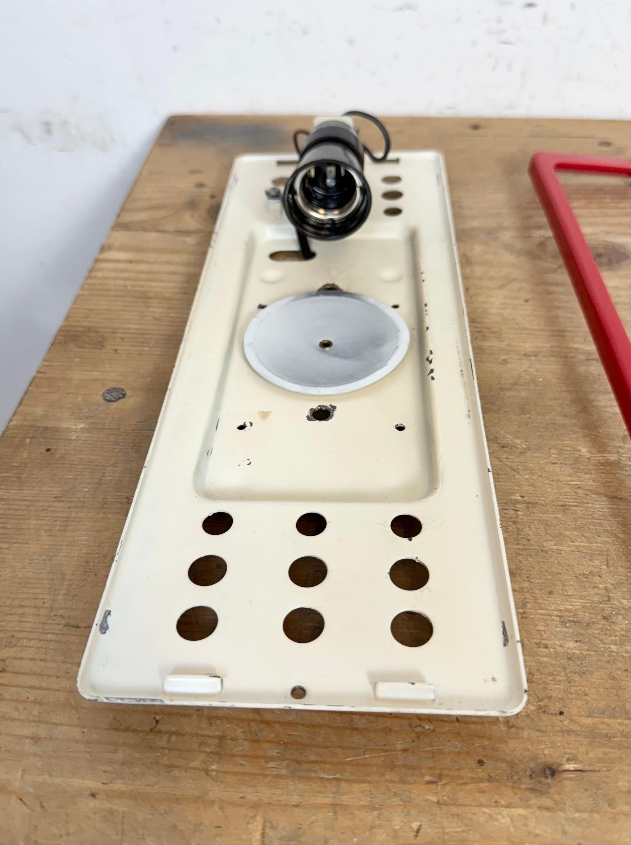 Applique industrielle rouge de Elektrosvit, 1970 en vente 10