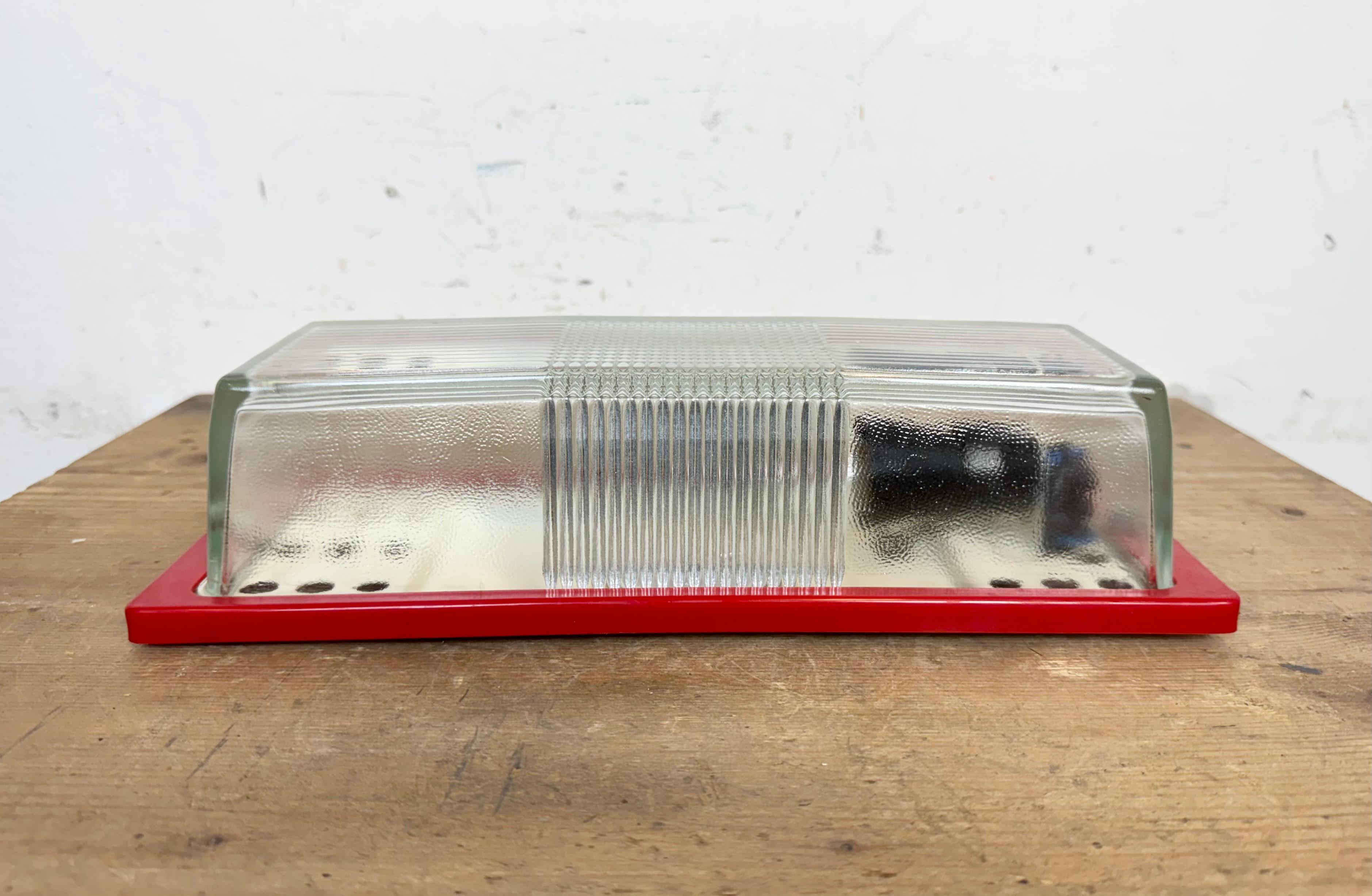 Tchèque Applique industrielle rouge de Elektrosvit, 1970 en vente